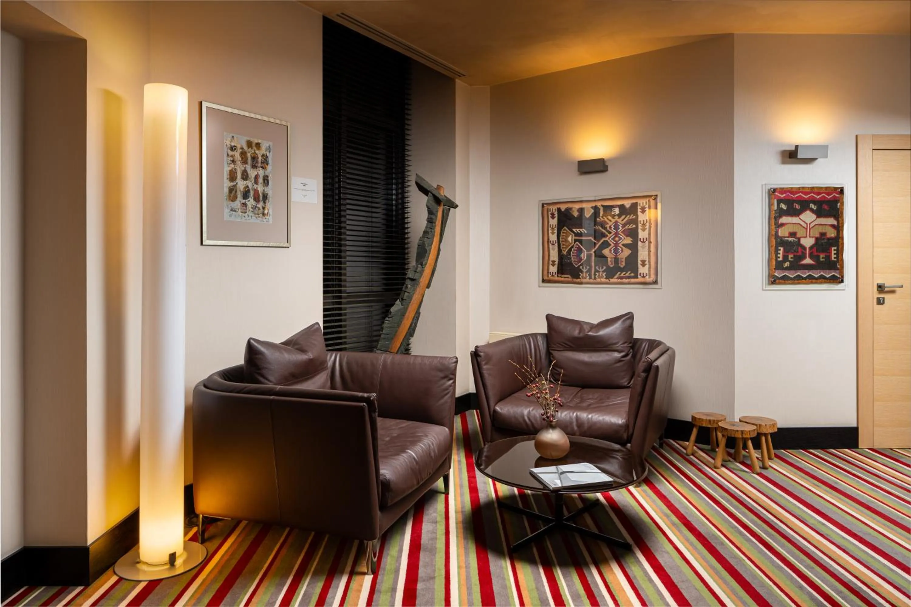 Seating area in BERD'S Hotel