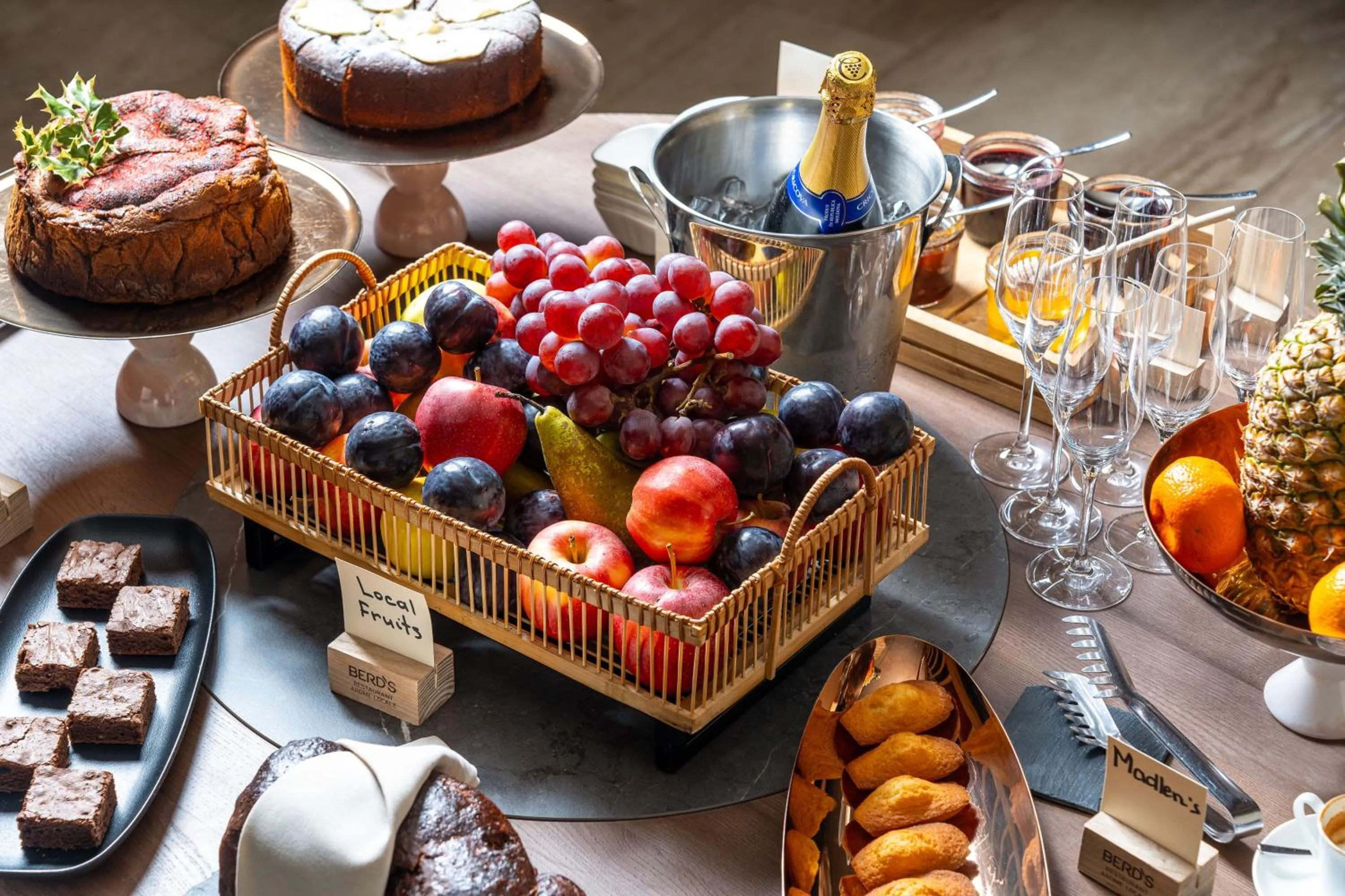 Food and drinks in BERD'S Hotel