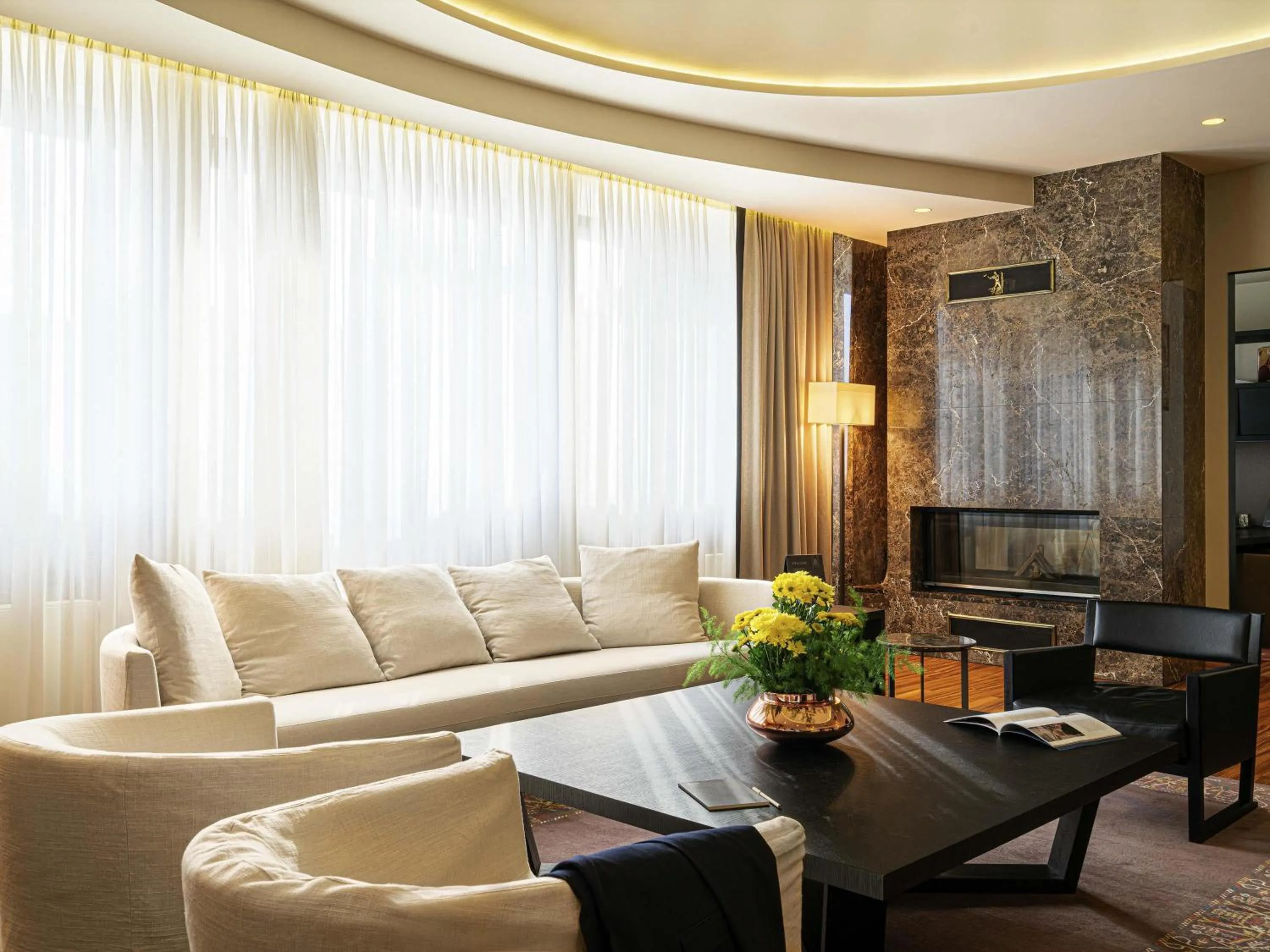 Bedroom in BERD'S Hotel