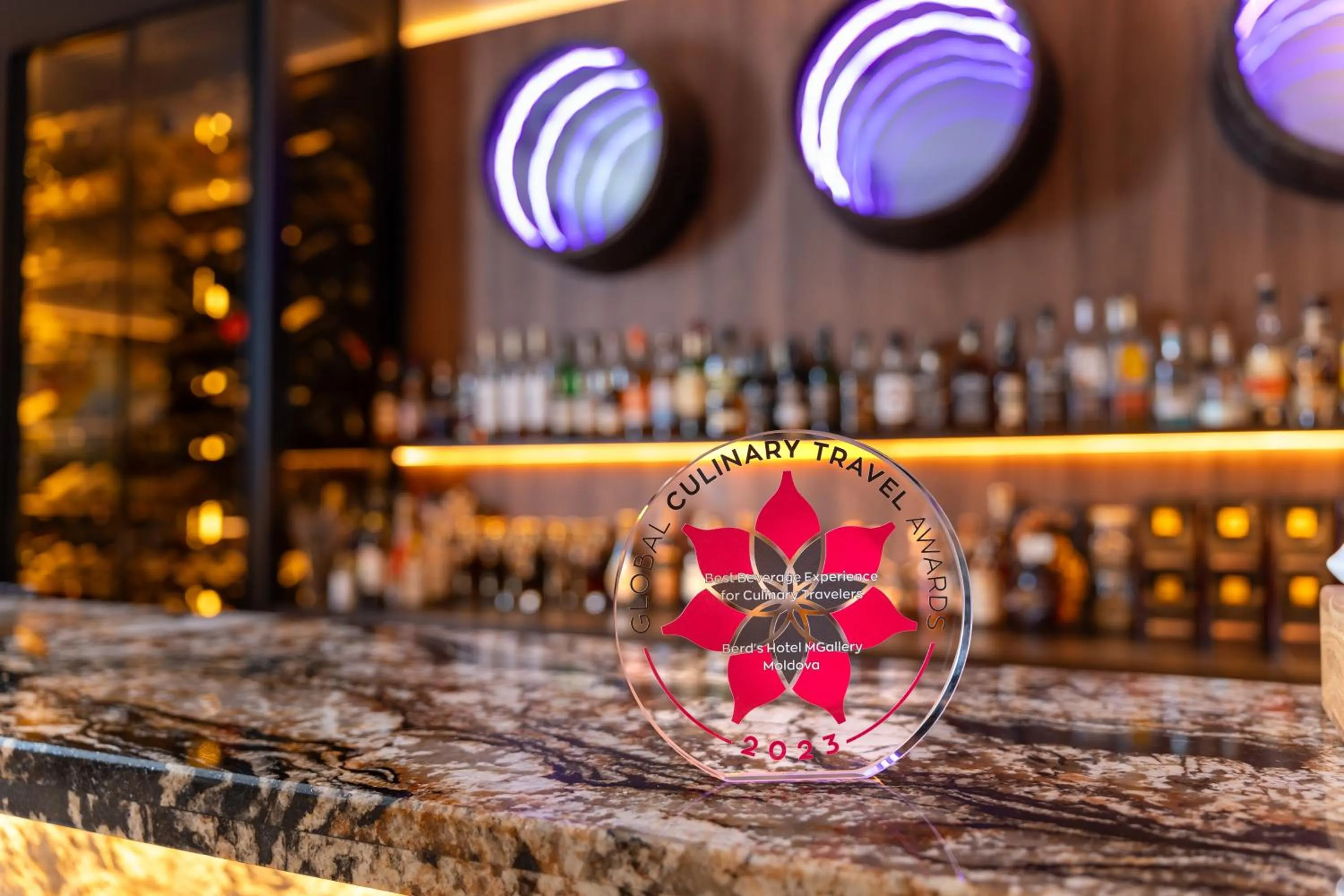 Restaurant/places to eat in BERD'S Hotel