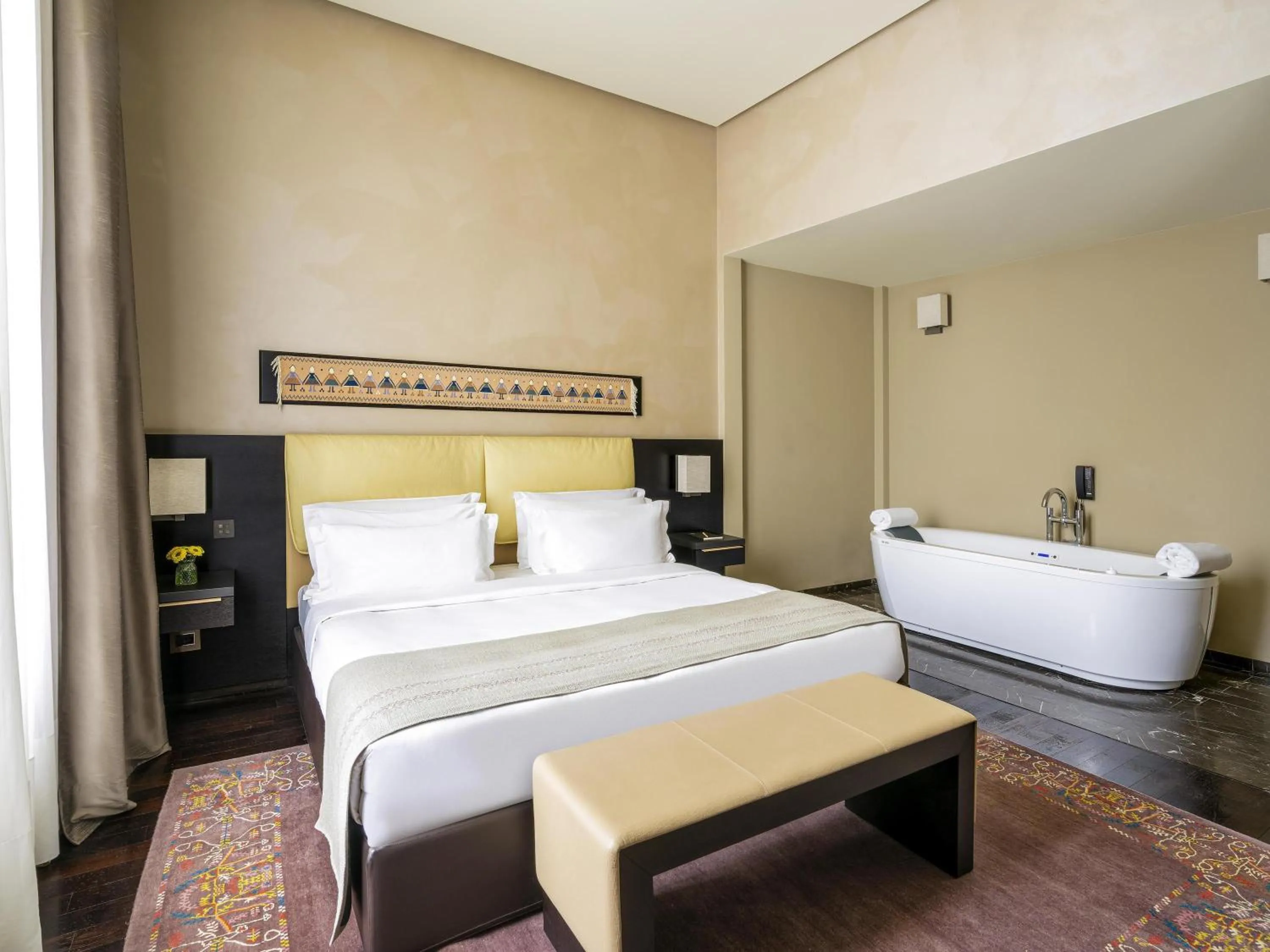 Bedroom, Bed in BERD'S Hotel