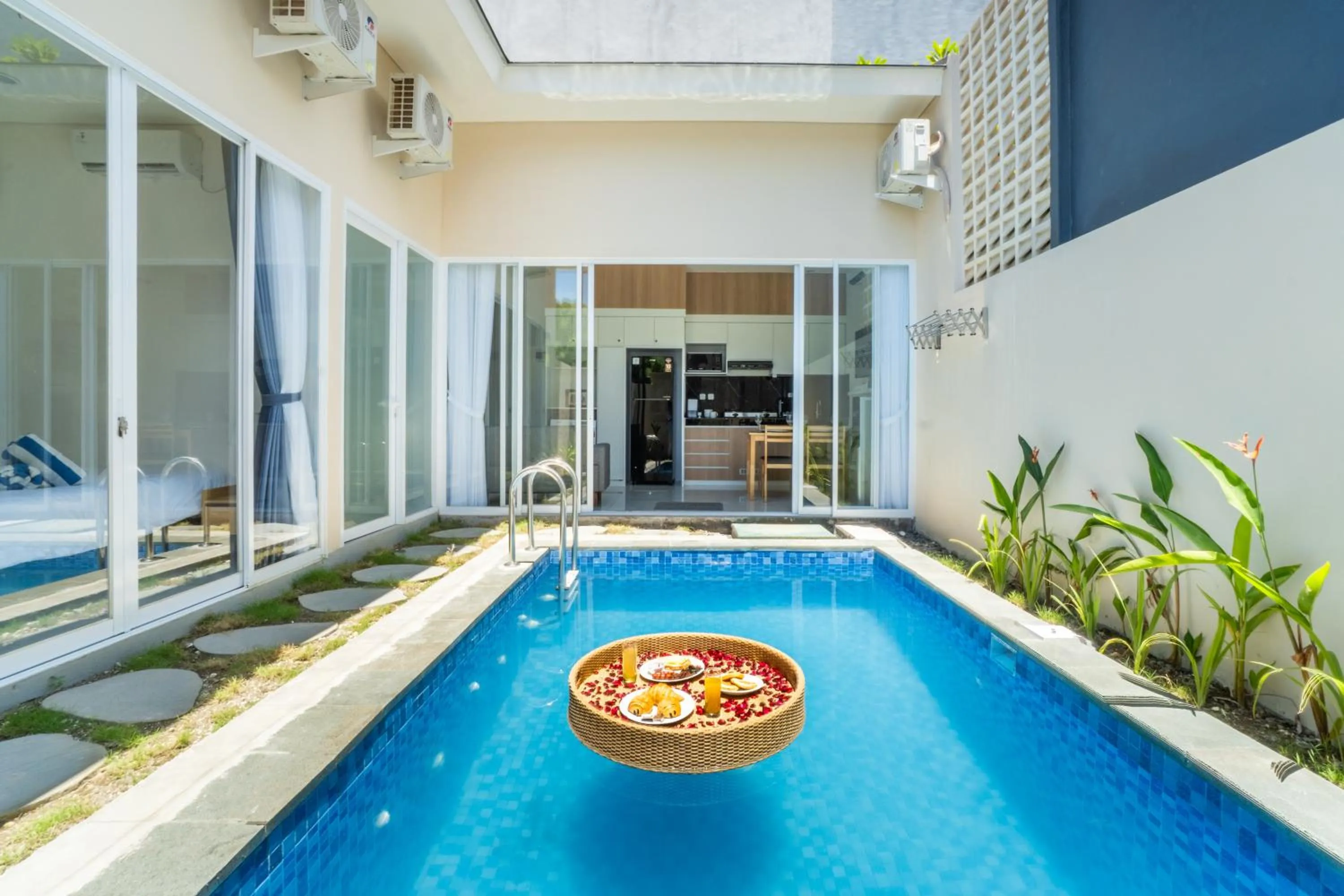 Swimming pool in Otia Villa Nusa Dua by Premier Hospitality Asia