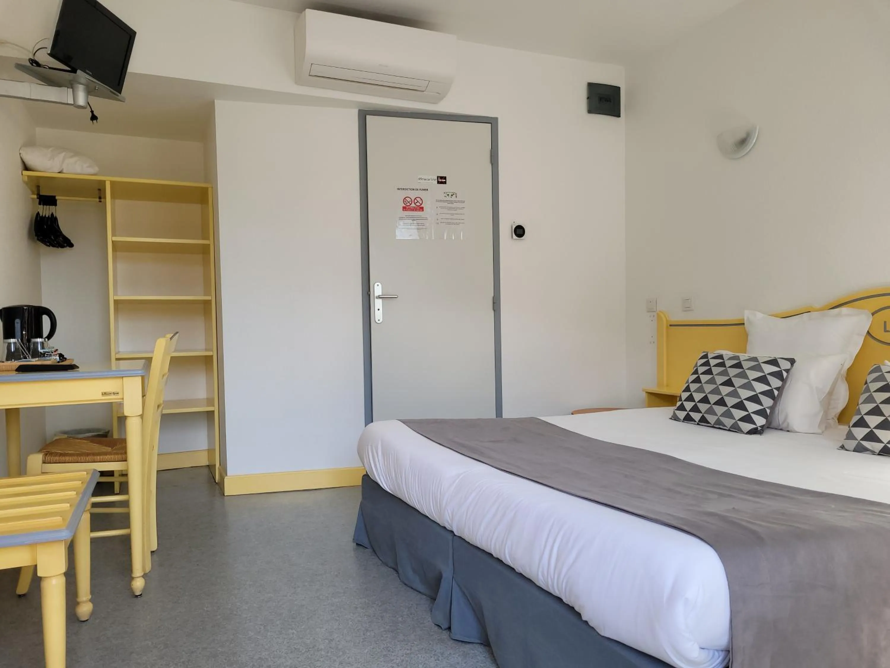 Bed in Hotel Le Vanséen