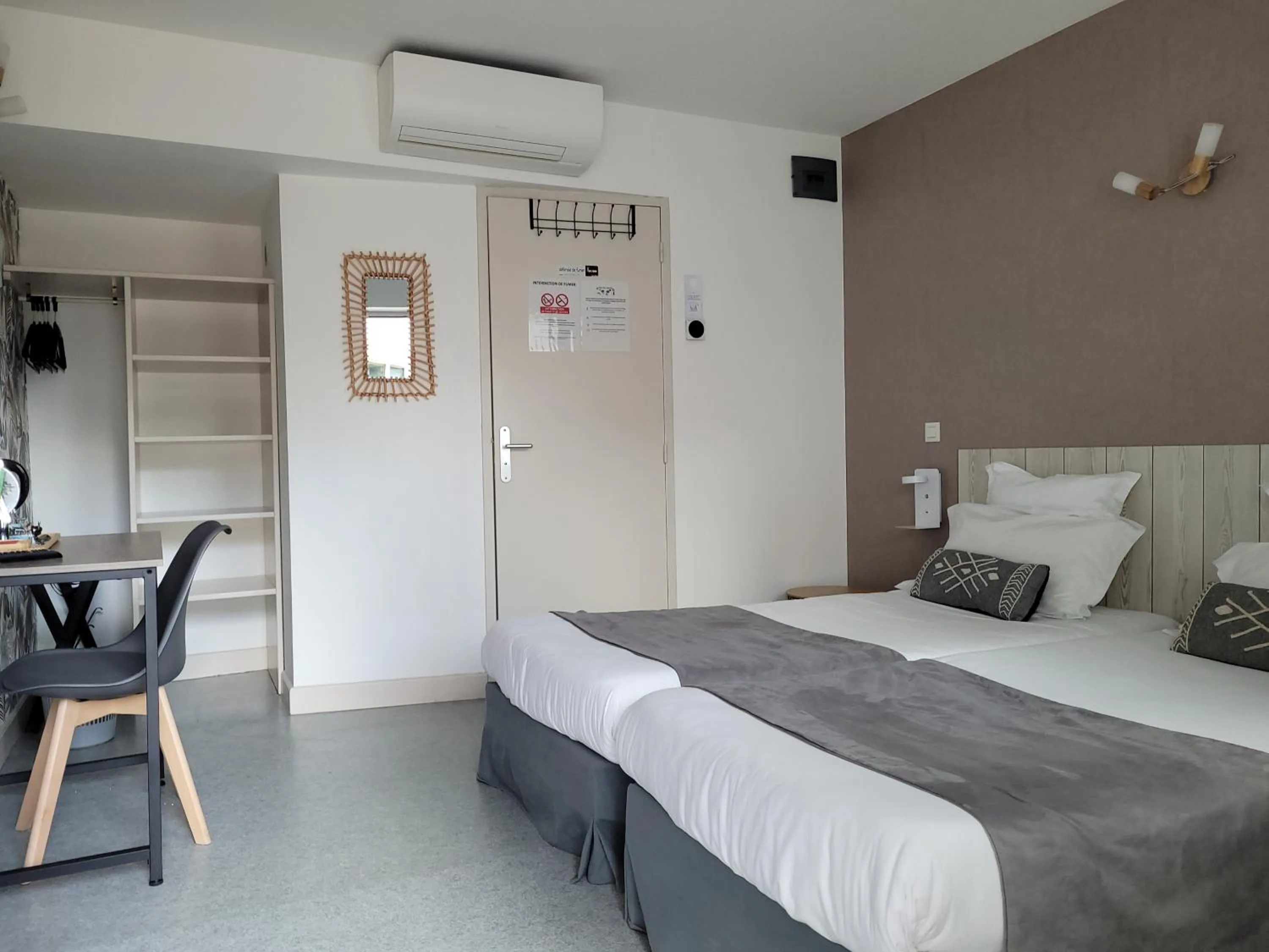 Bed in Hotel Le Vanséen