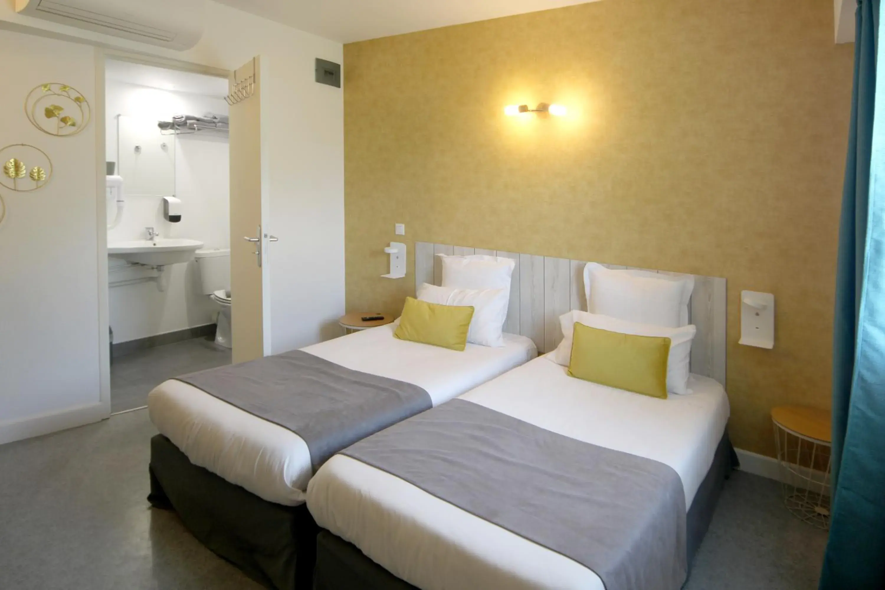 Twin Room in Hotel Le Vanséen Twin Room in Hotel Le Vanséen