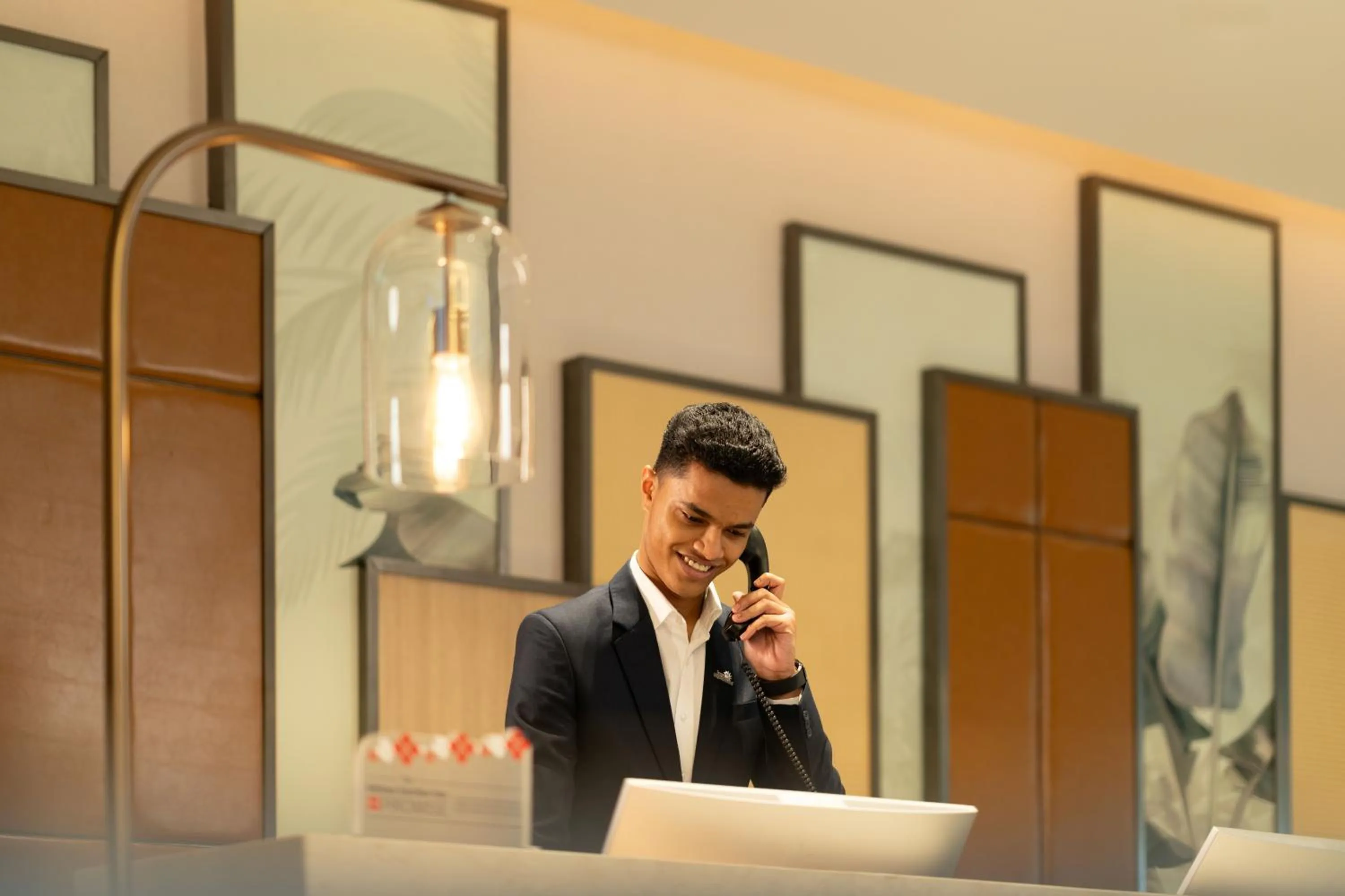 Lobby or reception in Hilton Garden Inn Mumbai International Airport