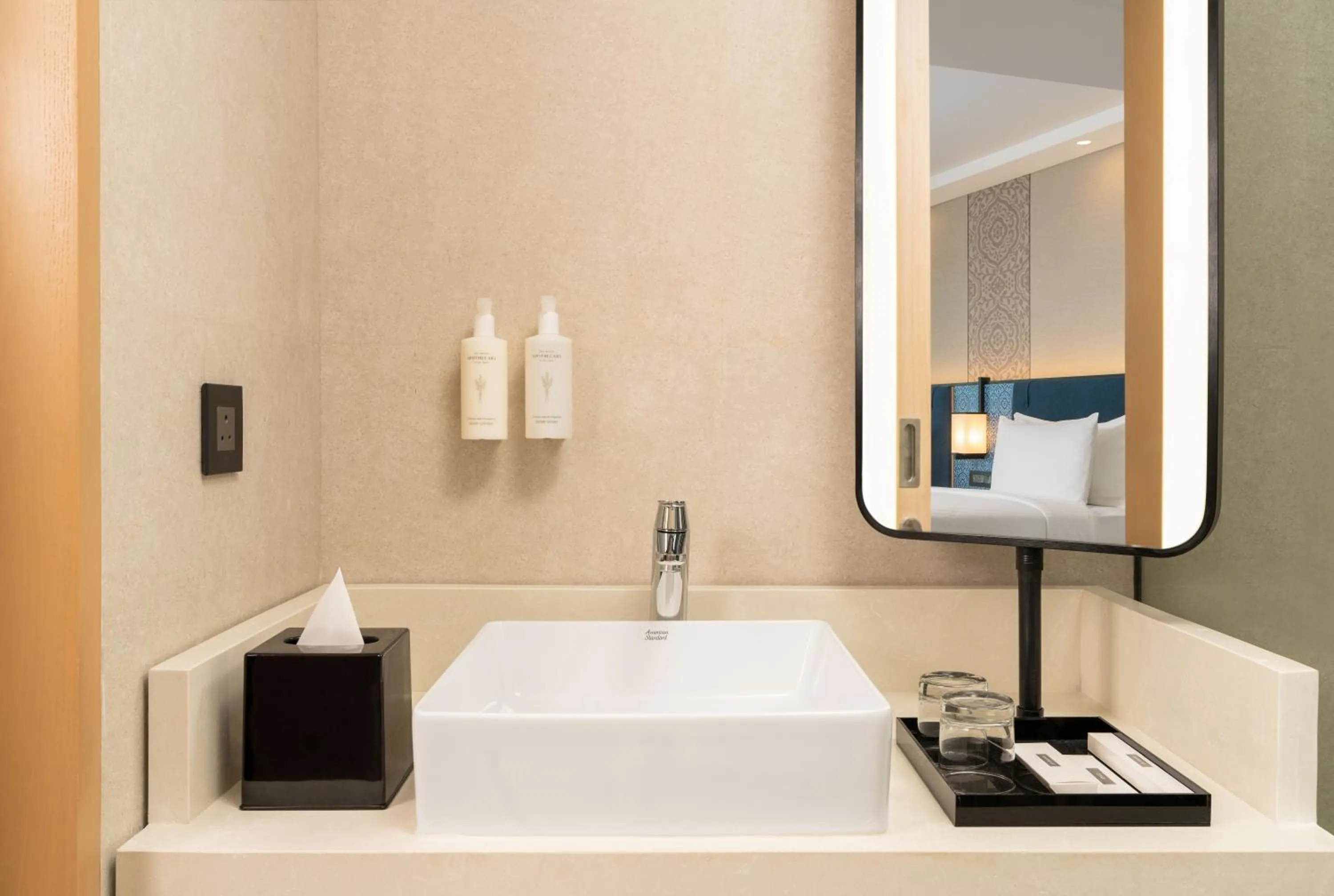 Bathroom in Hilton Garden Inn Mumbai International Airport