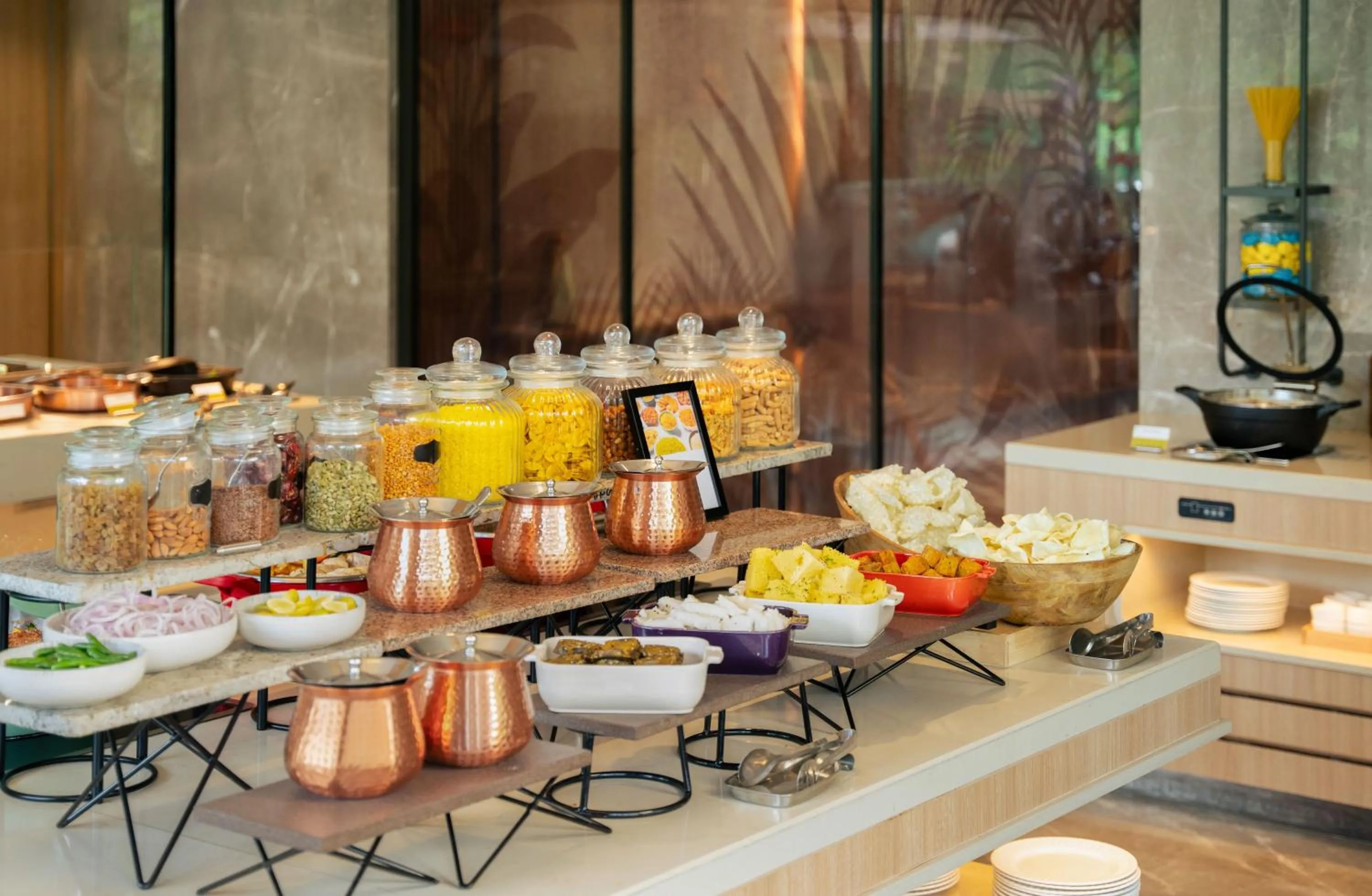 Restaurant/places to eat in Hilton Garden Inn Mumbai International Airport