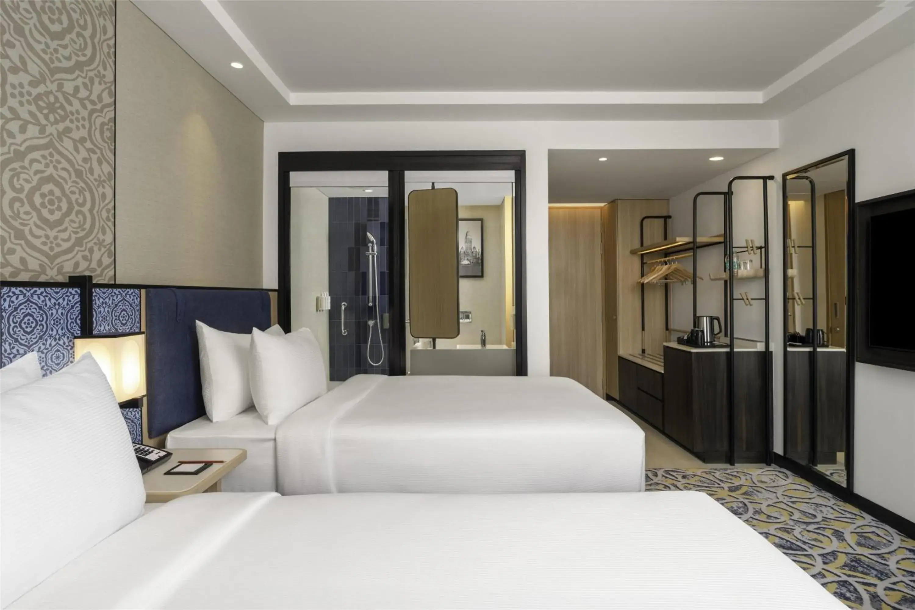 Deluxe Twin Room with Runway View in Hilton Garden Inn Mumbai International Airport Deluxe Twin Room with Runway View in Hilton Garden Inn Mumbai International Airport