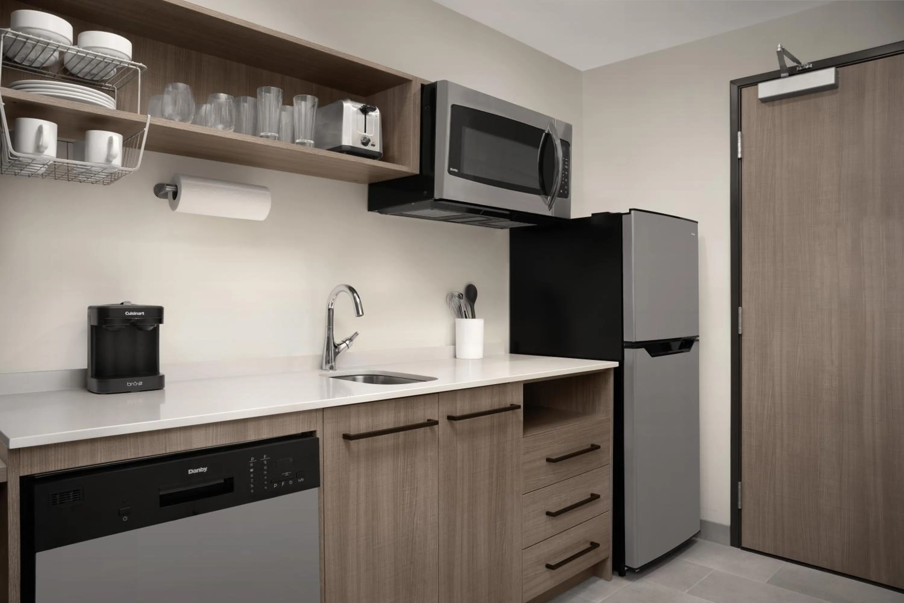 dishwasher in Home2 Suites By Hilton Rohnert Park Sonoma County