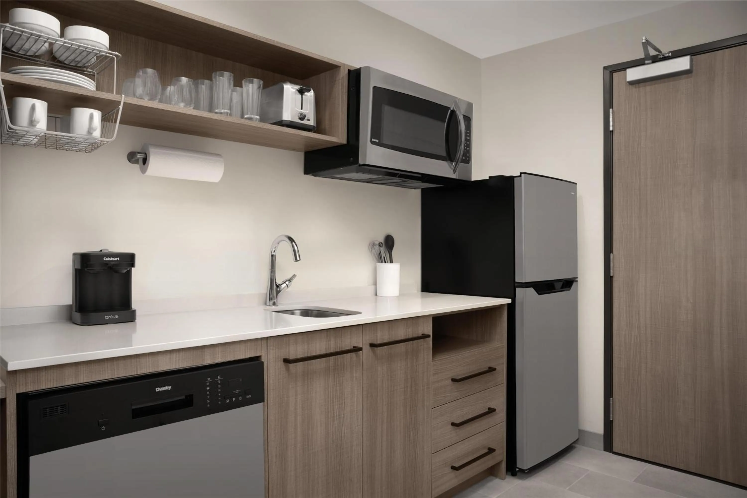 Kitchen or kitchenette in Home2 Suites By Hilton Rohnert Park Sonoma County