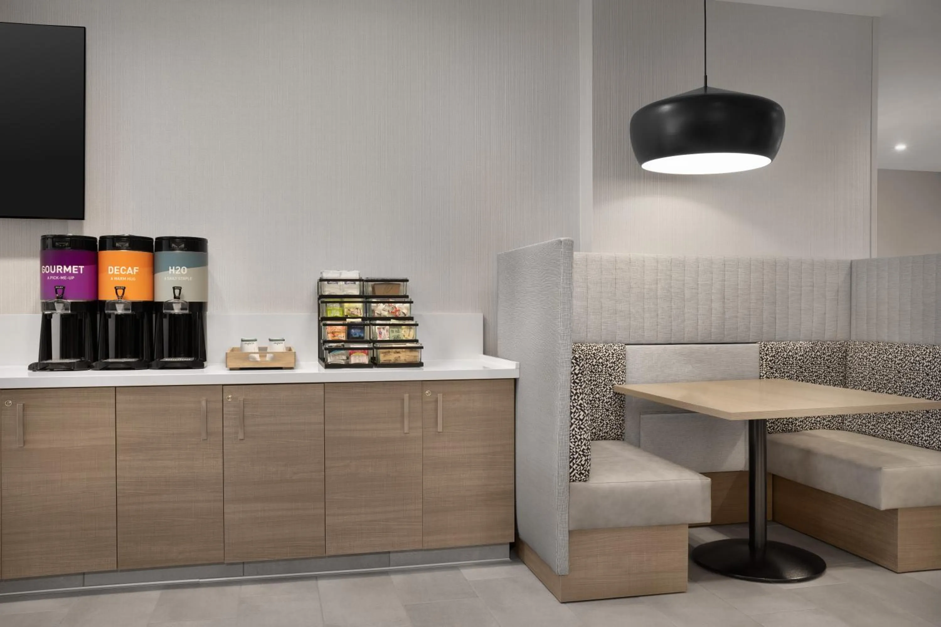 Coffee/tea facilities in Home2 Suites By Hilton Rohnert Park Sonoma County