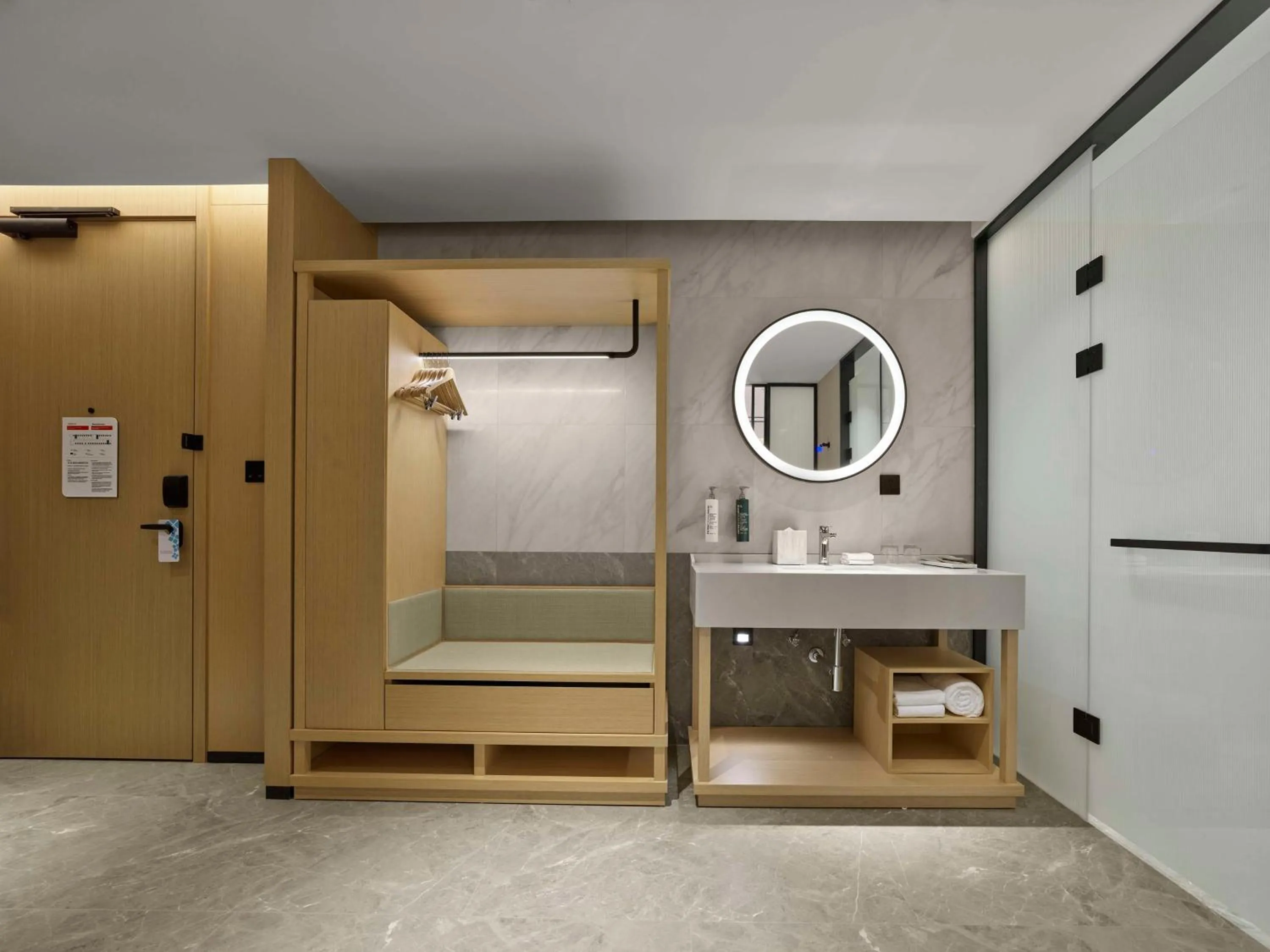 Bathroom, Bed in Hilton Garden Inn Huangshan Scenic Area South Gate