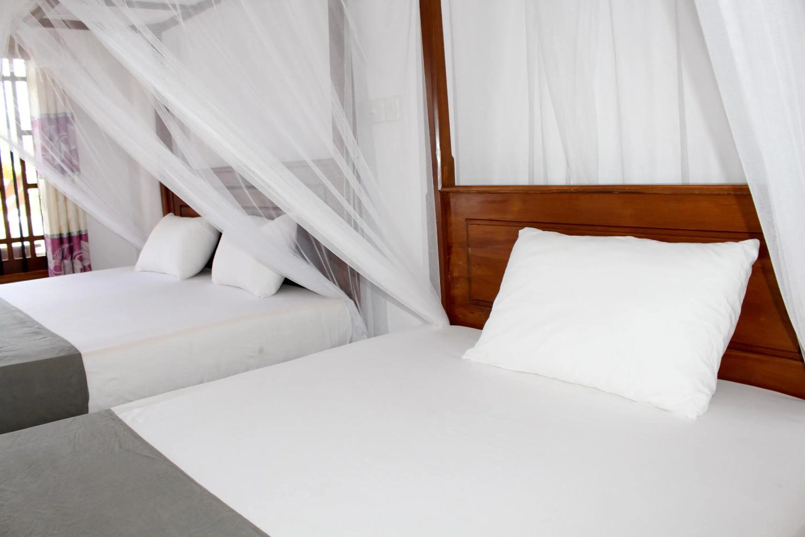 Day, Bed in Orchid Rest