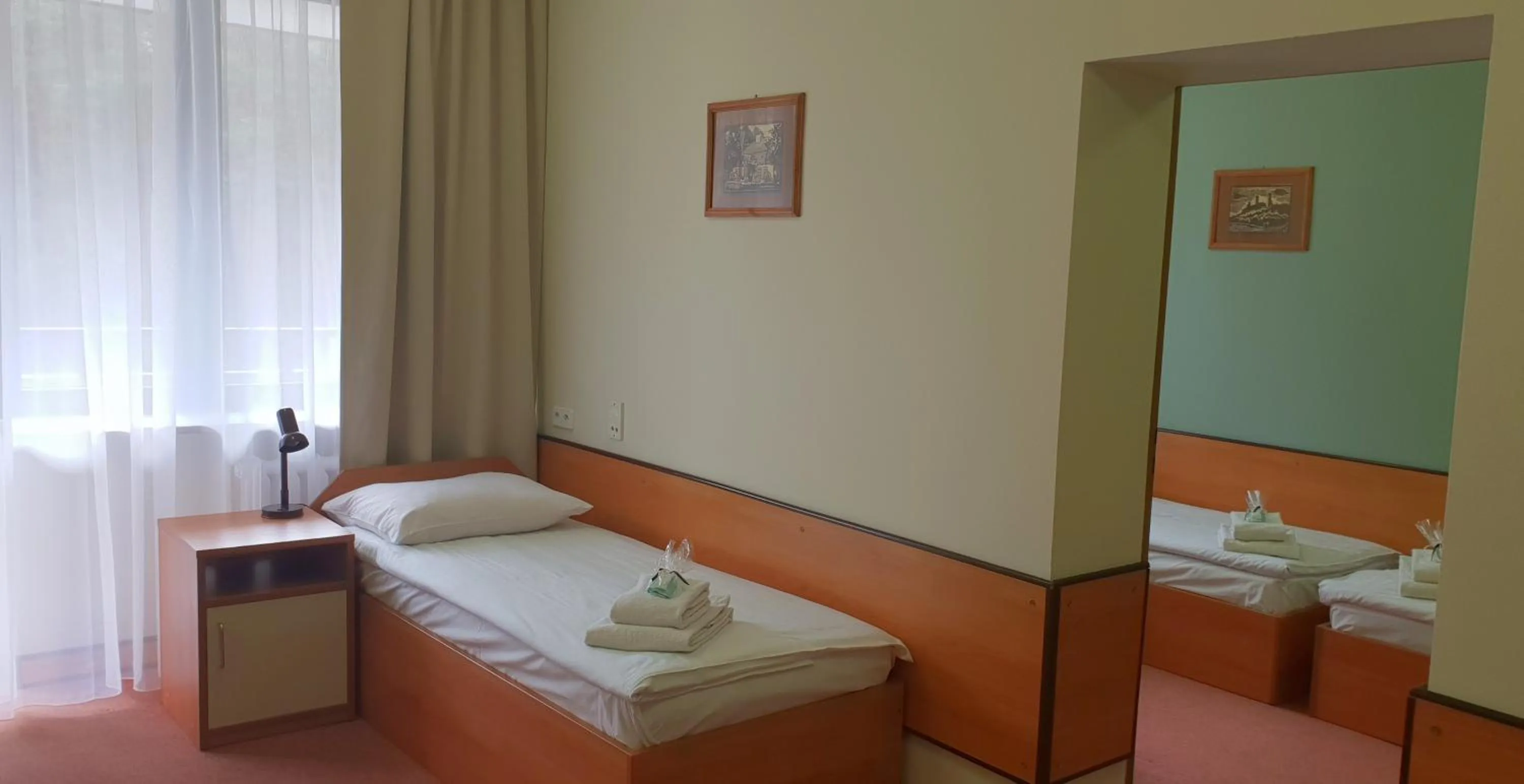 Photo of the whole room, Bed in Hotel Echo