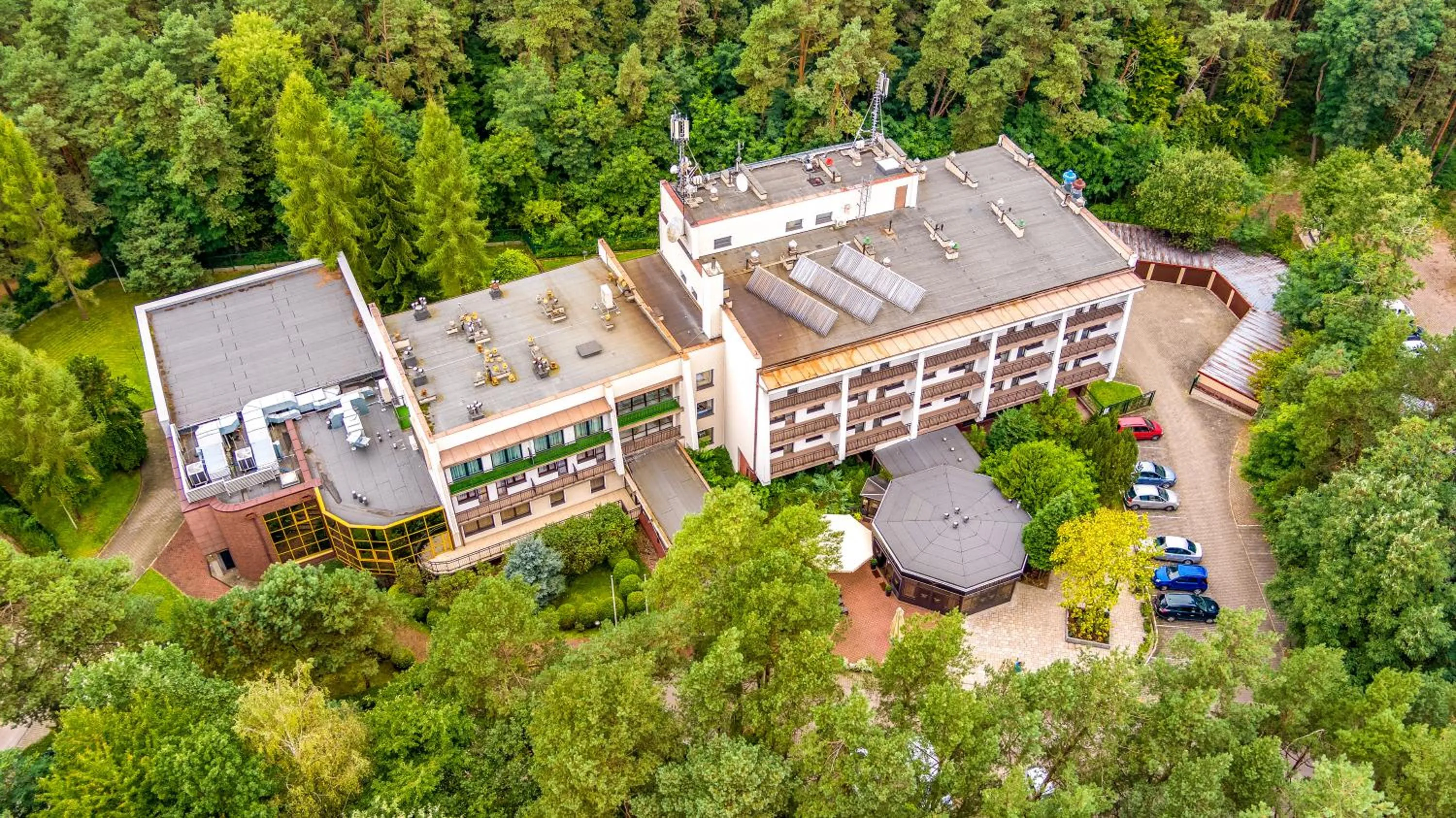 Property building in Hotel Echo