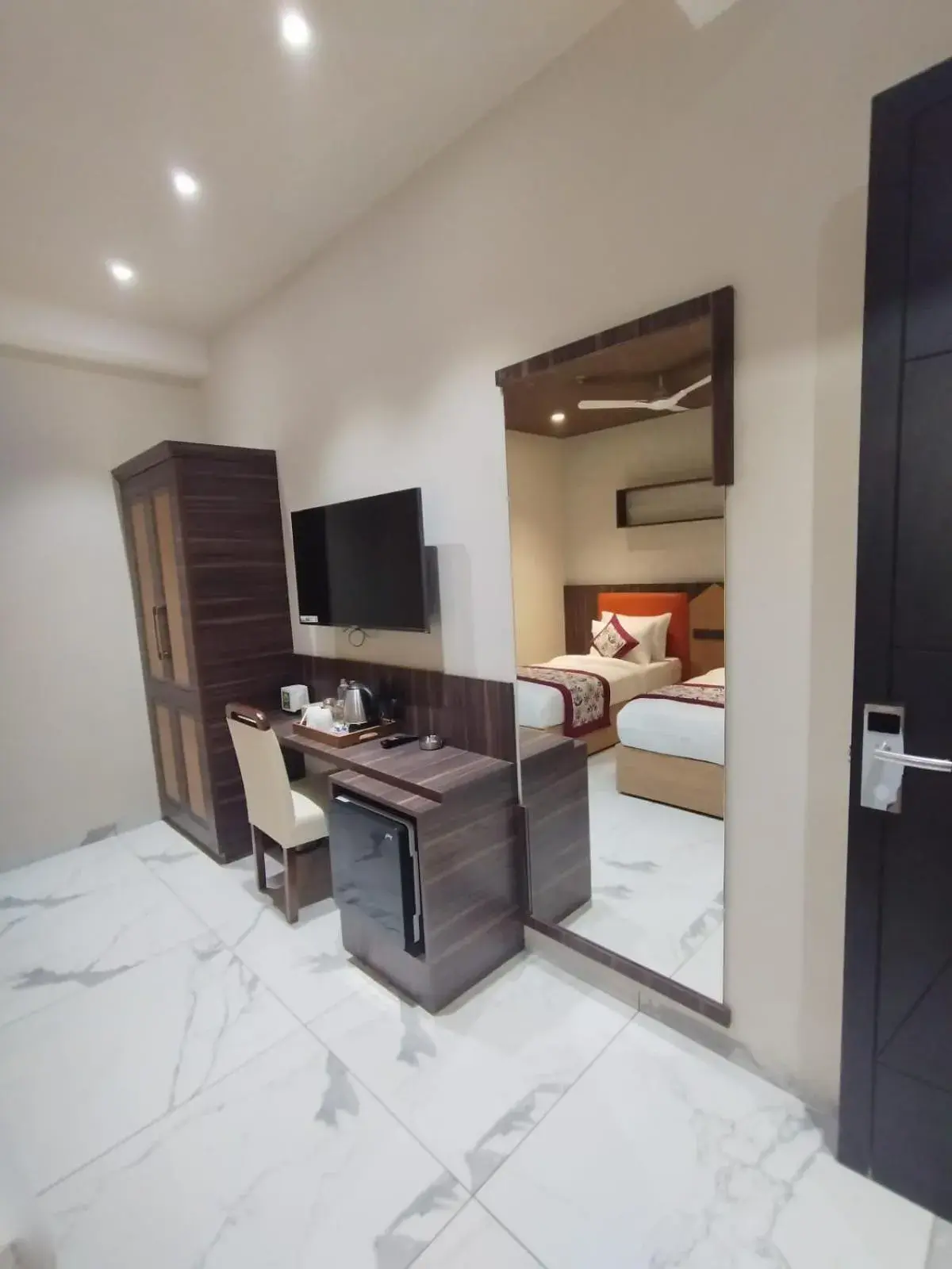 Large Twin Room in The SM Hotel By RMR Hotels Large Twin Room in The SM Hotel By RMR Hotels
