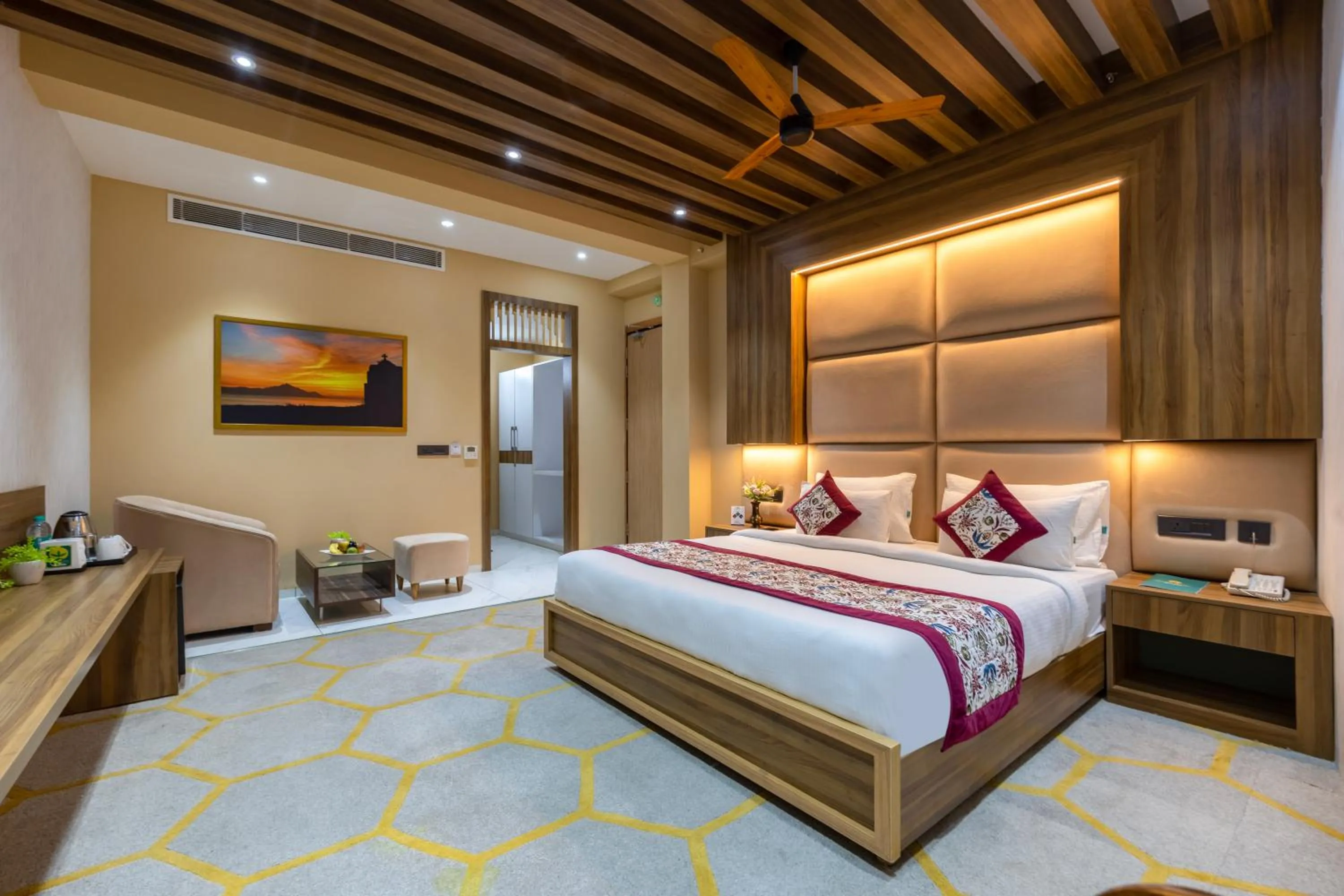 The SM Hotel By RMR Hotels