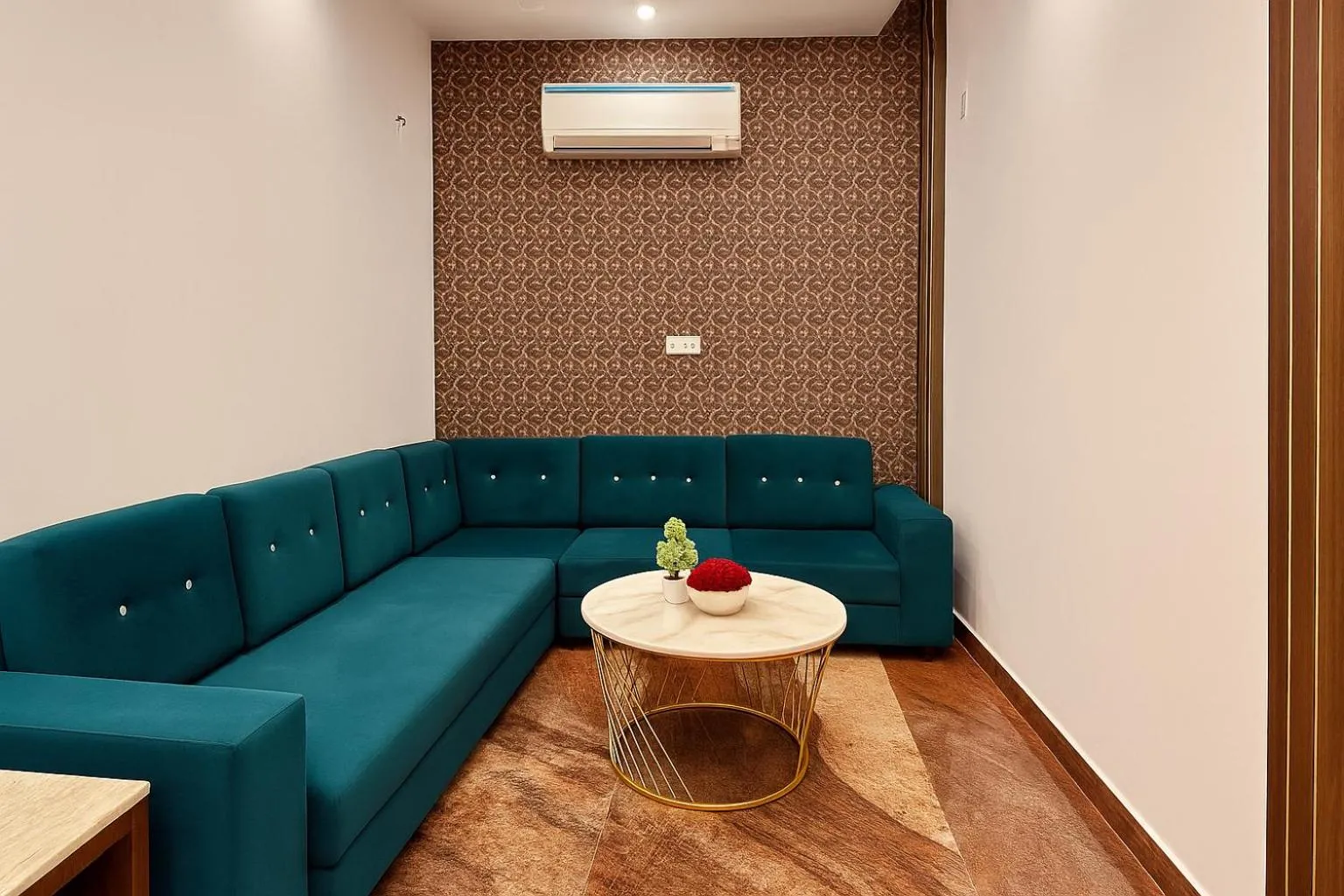 Living room in Hotel Palm View by JMD Group