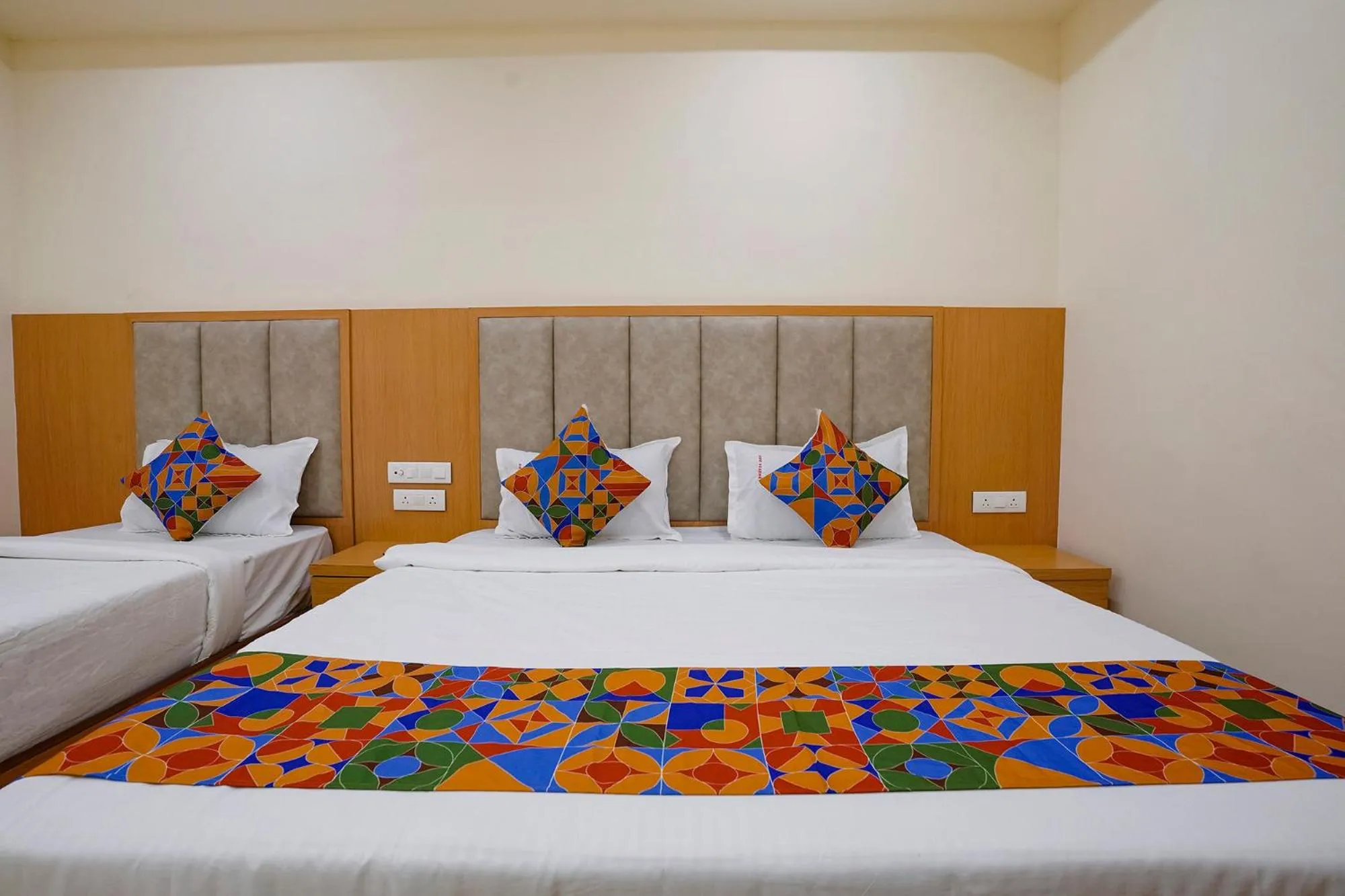 Bed in FabHotel 7 Square - Nr BKC