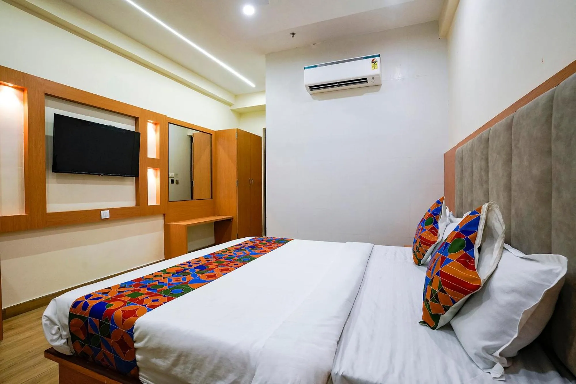 Bed in FabHotel 7 Square - Nr BKC