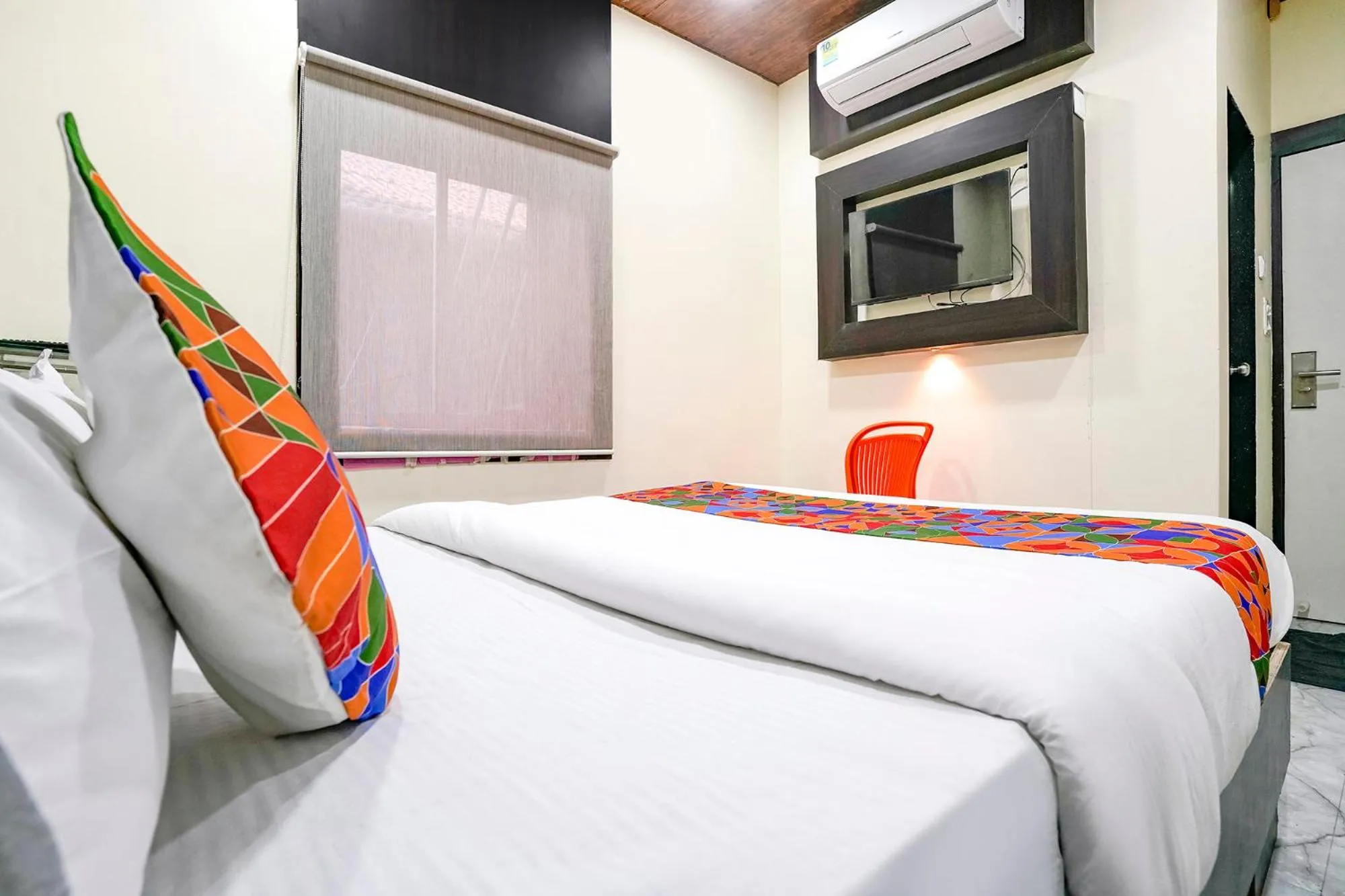 Bed in Via Gulshan Grand - Nr Gateway of India
