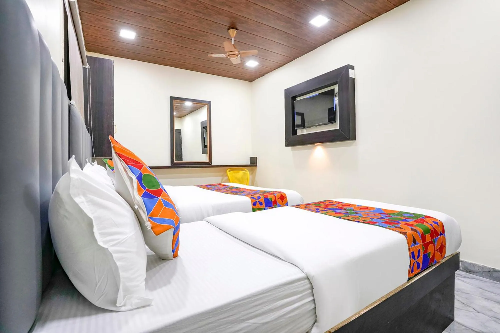 Bed in Via Gulshan Grand - Nr Gateway of India