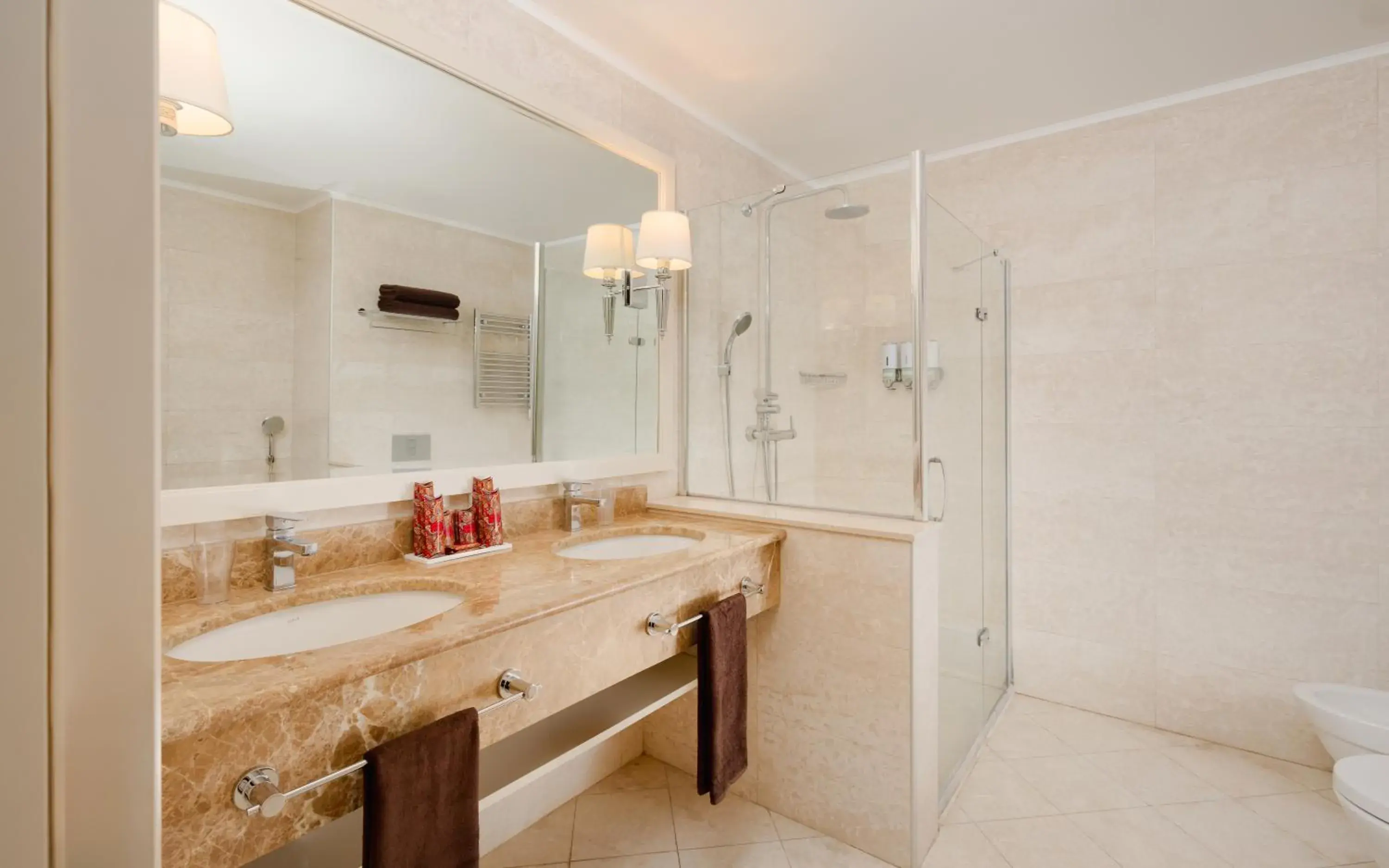 Junior Suite King - single occupancy in Garabagh Resort & Spa Naftalan Junior Suite King - single occupancy in Garabagh Resort & Spa Naftalan