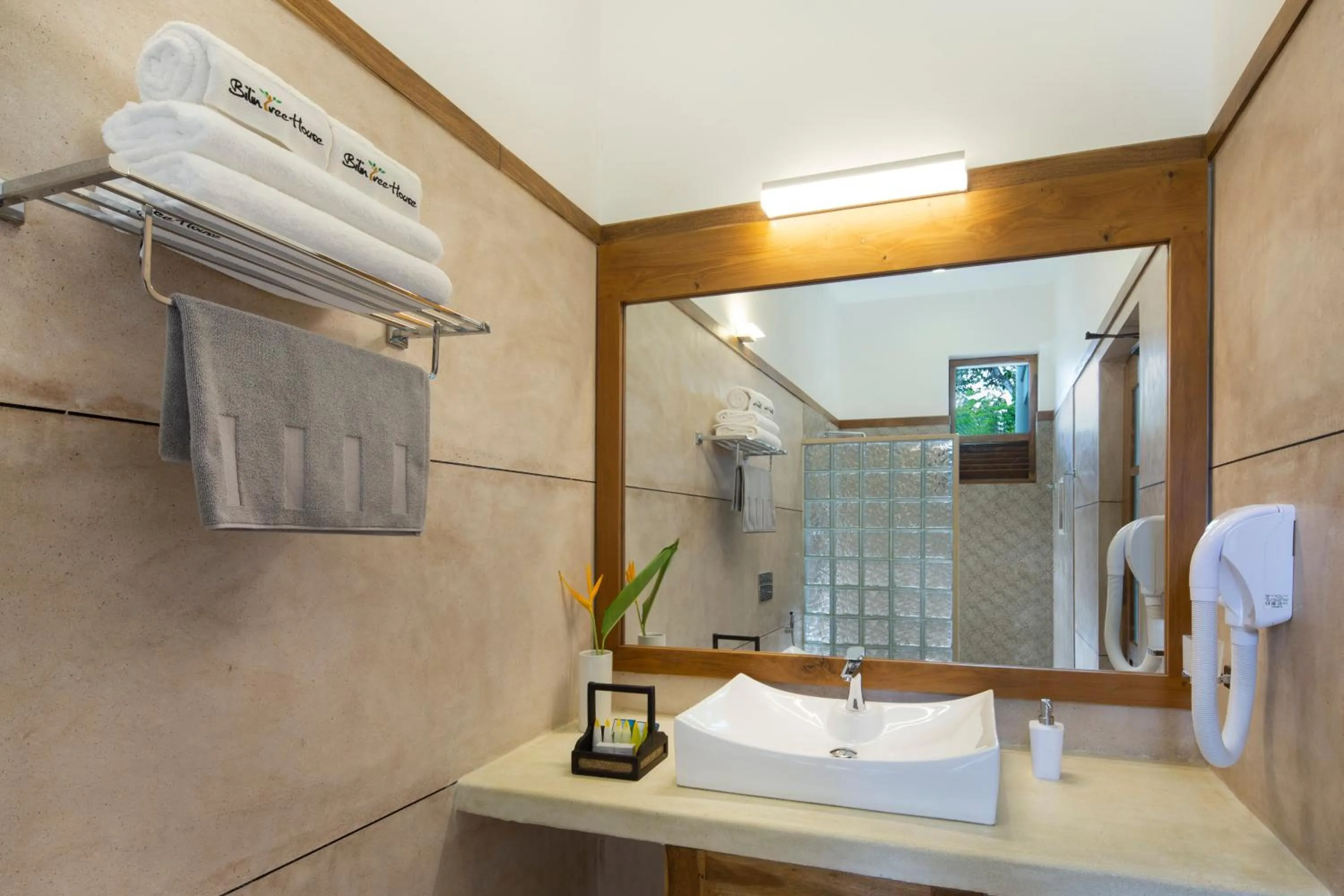 Bathroom in Bilin Tree House