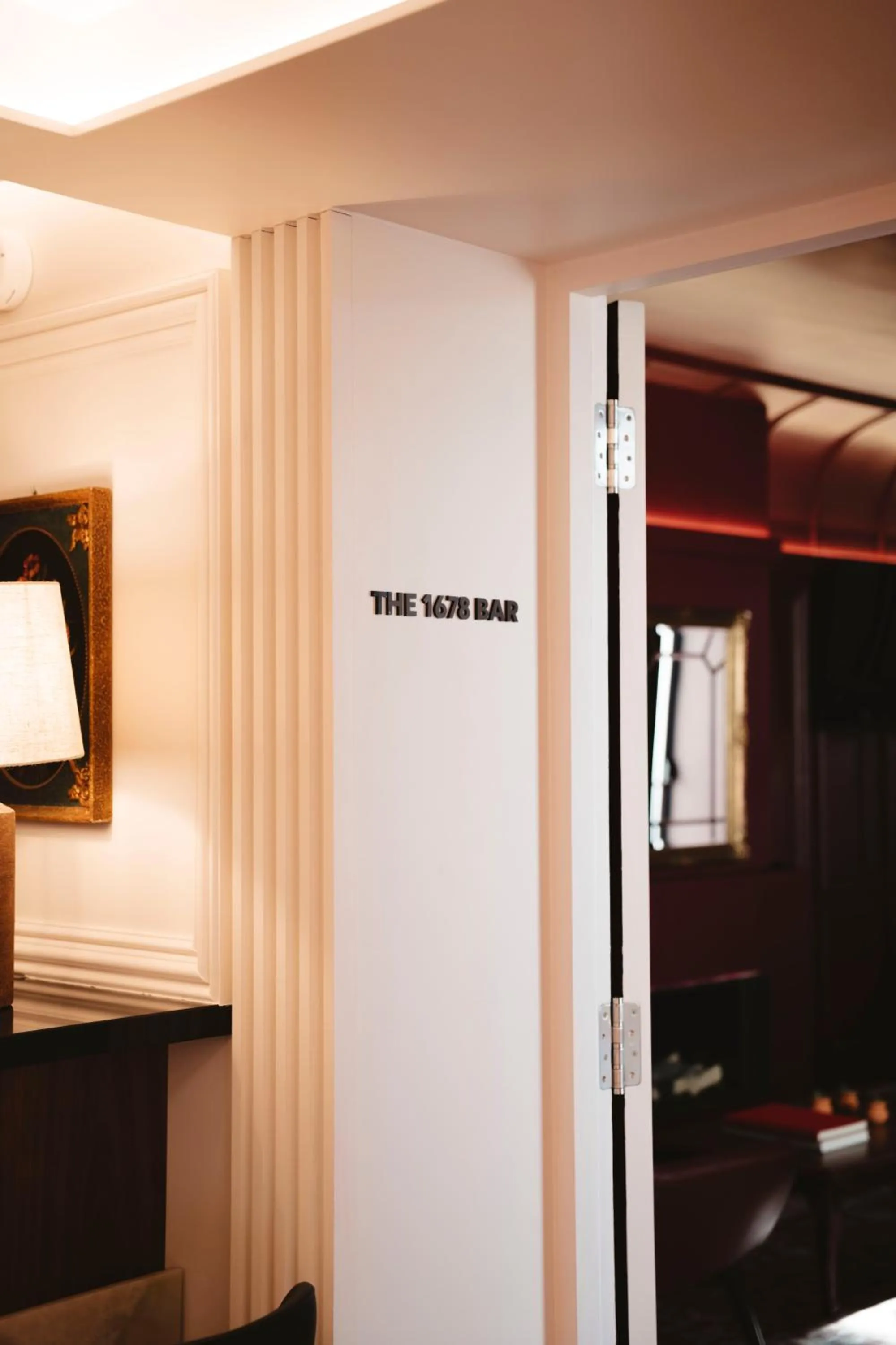 Lounge or bar in The Vinea Collection Hotel by Piamonte Hotels