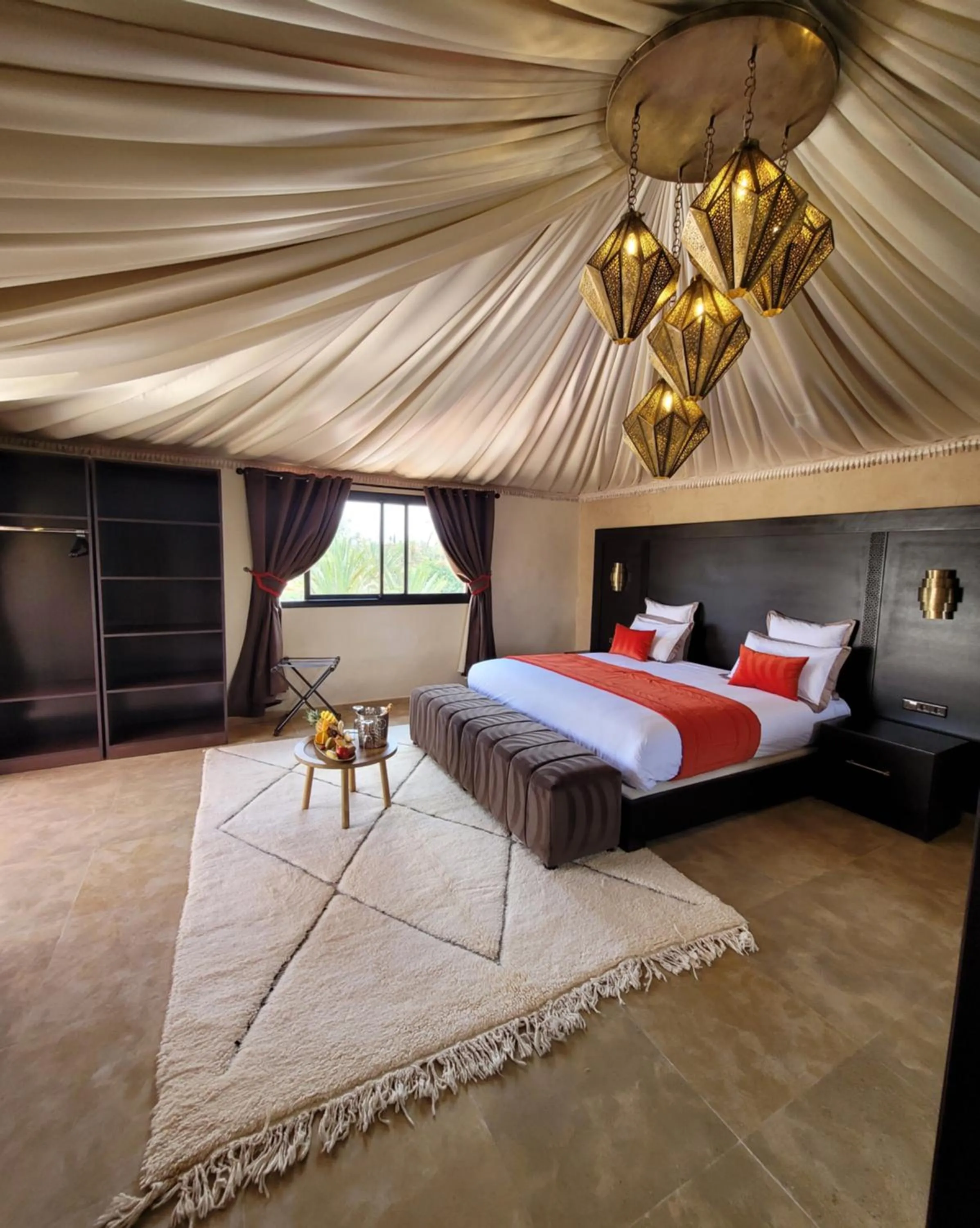 Patio, Bed in Eden Lodges & SPA-Boutique Hôtel de Luxe