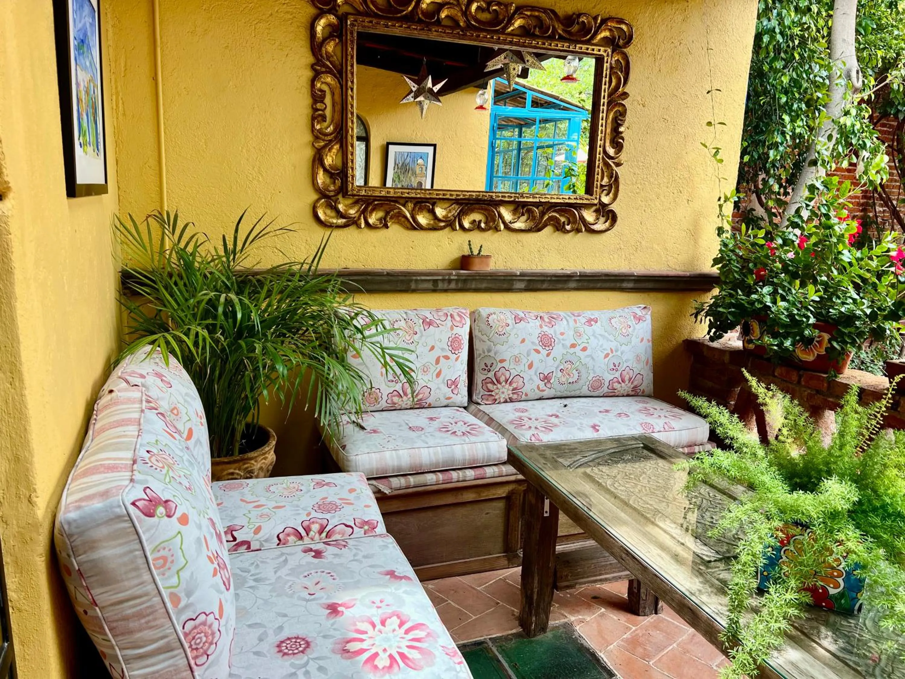 Spring, Seating Area in Casa Contenta