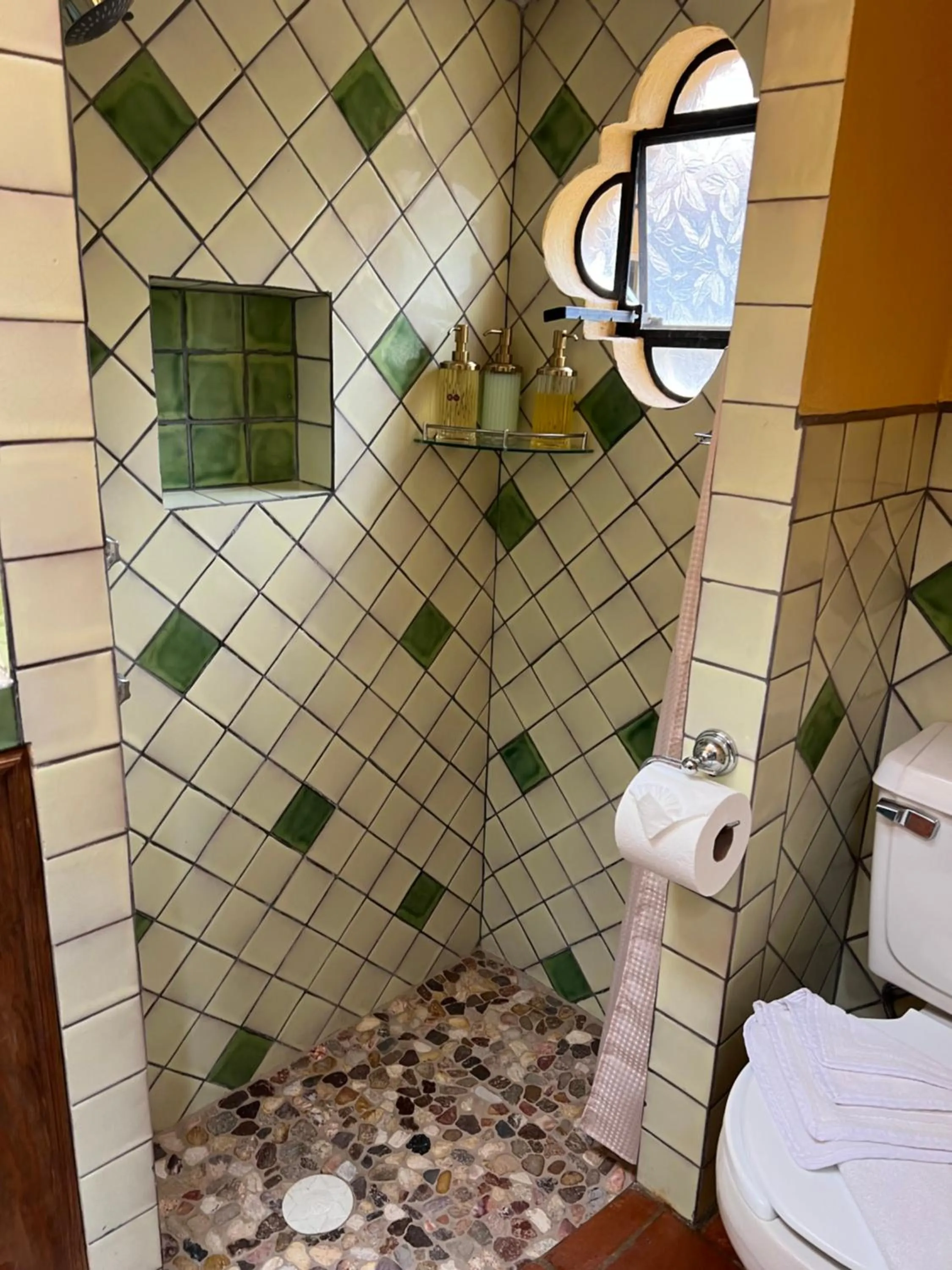 Shower, Bathroom in Casa Contenta