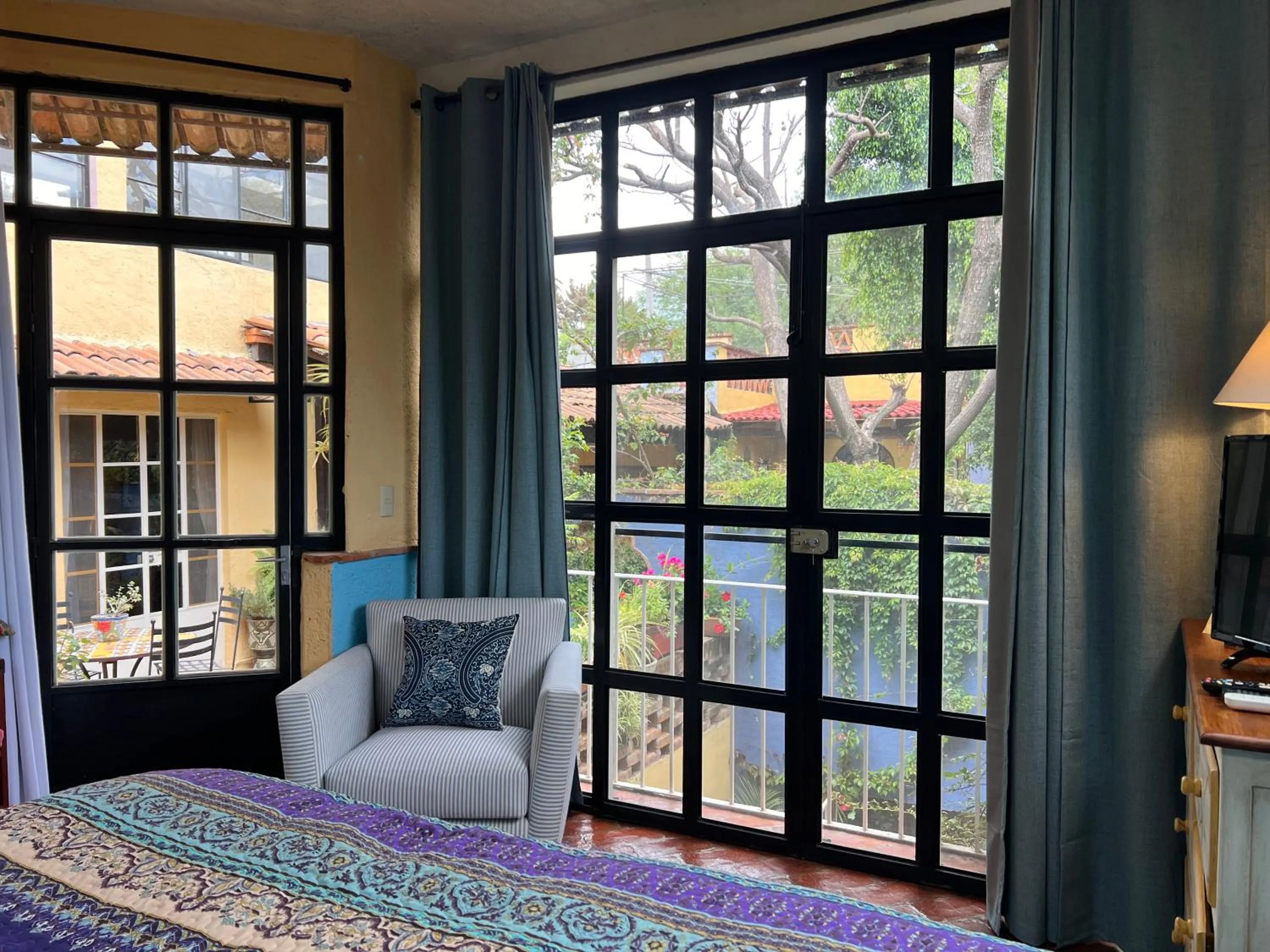 Seating area, Bed in Casa Contenta