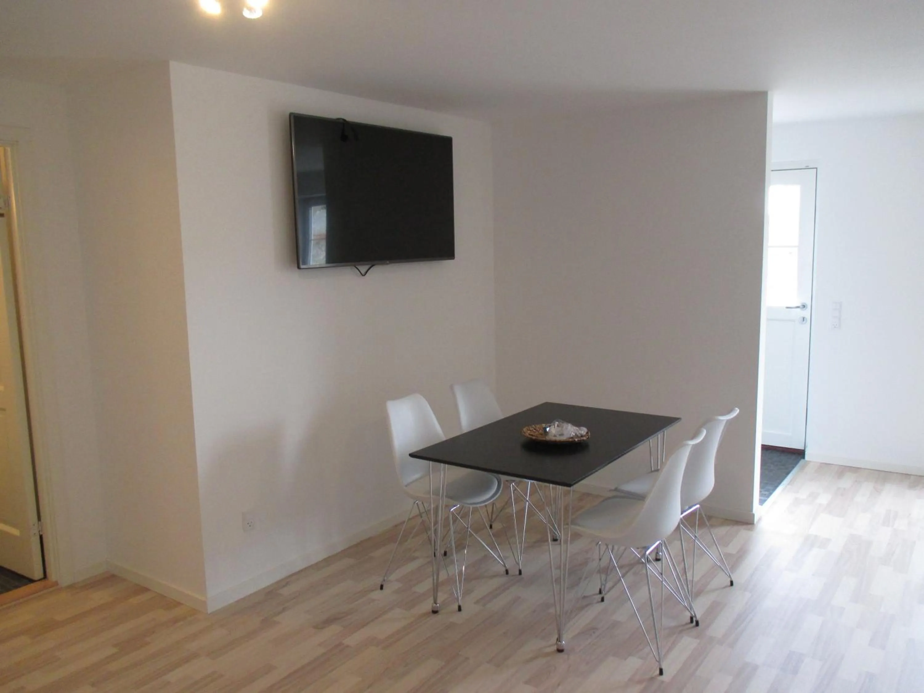 Dining area in White House Hotel Apartments