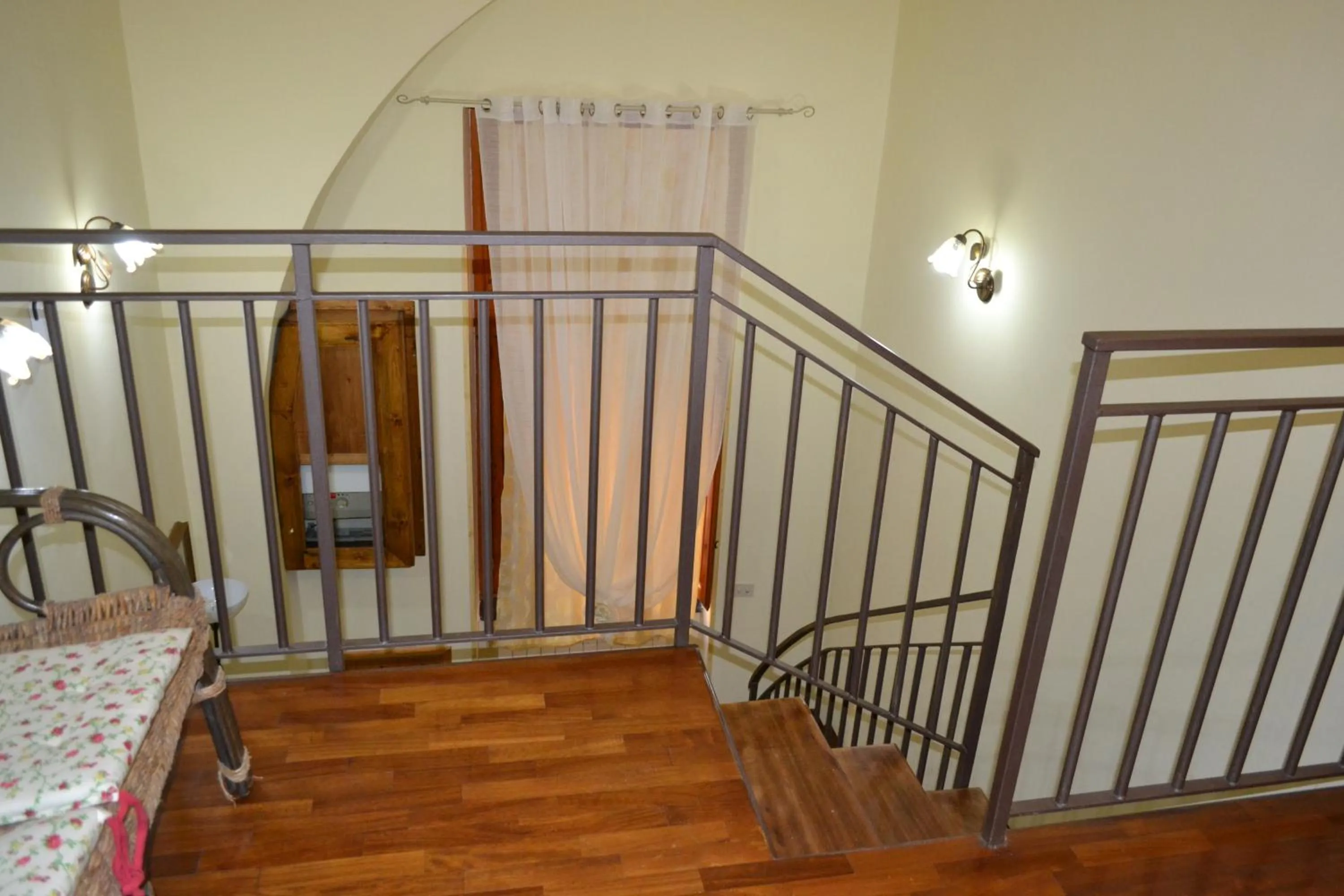 Decorative detail, Bed in Antiche Melodie