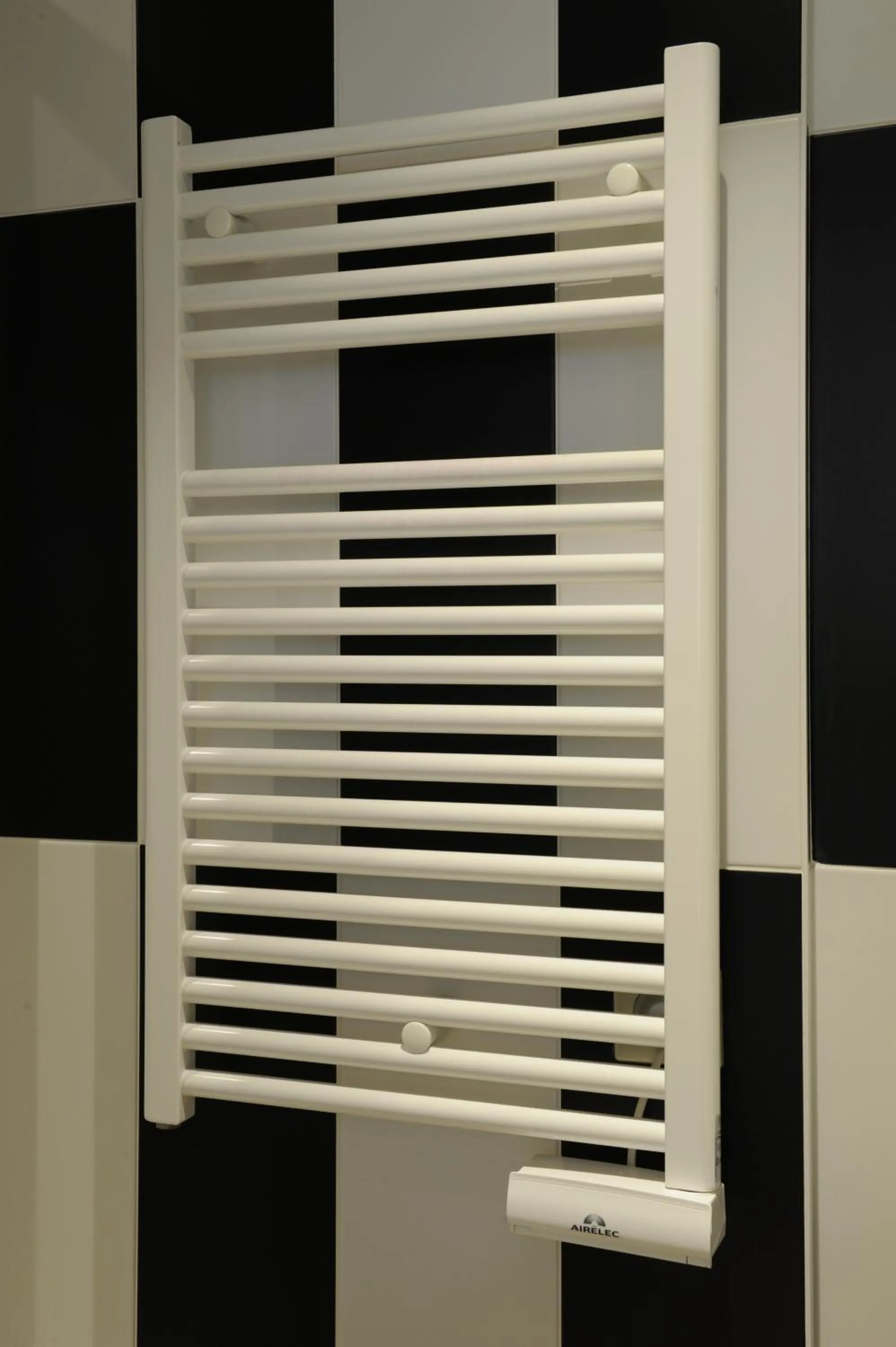 Shower in The 3 Ducks Eiffel Tower by Hiphophostels