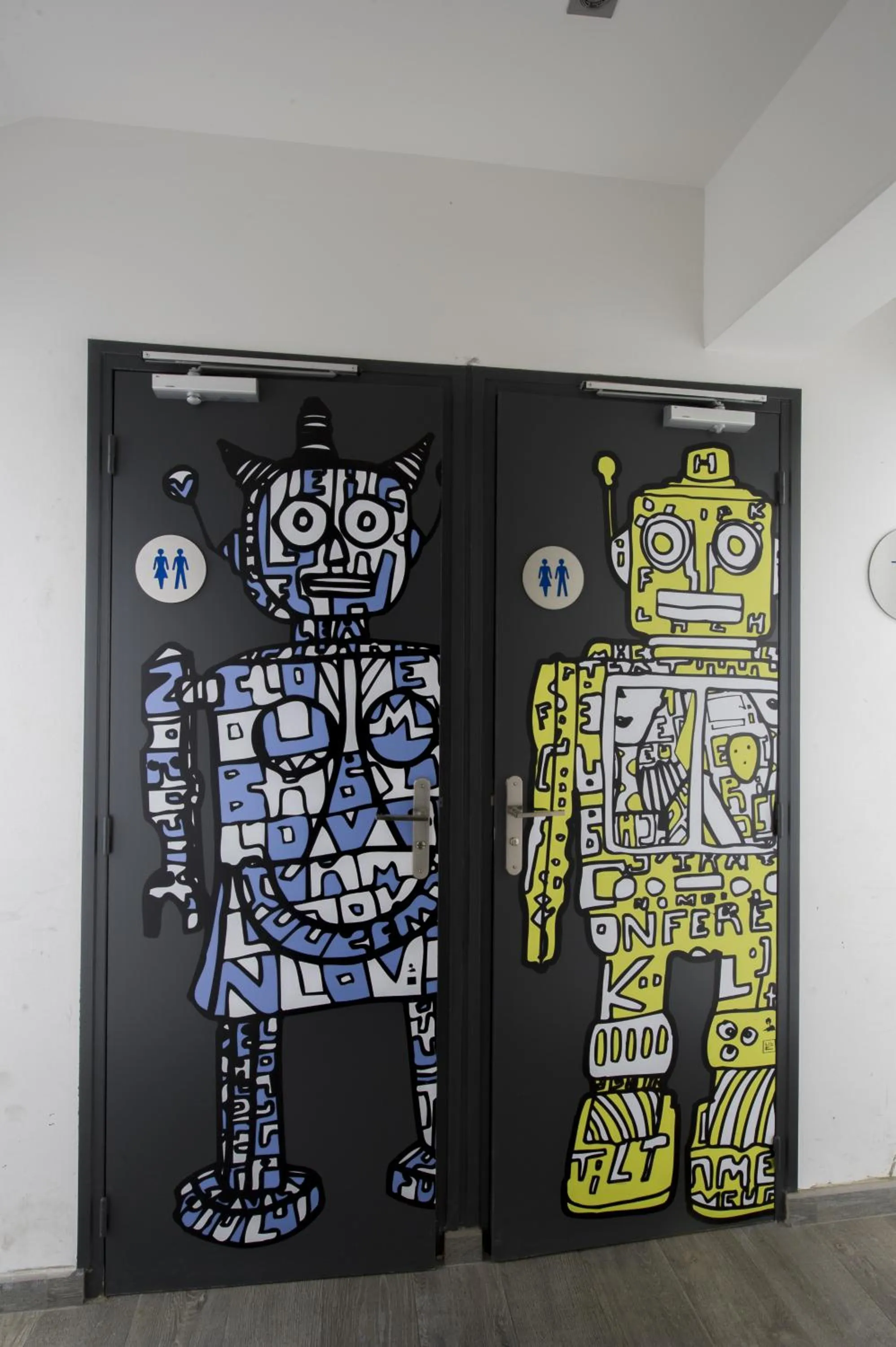 Property building in The 3 Ducks Eiffel Tower by Hiphophostels