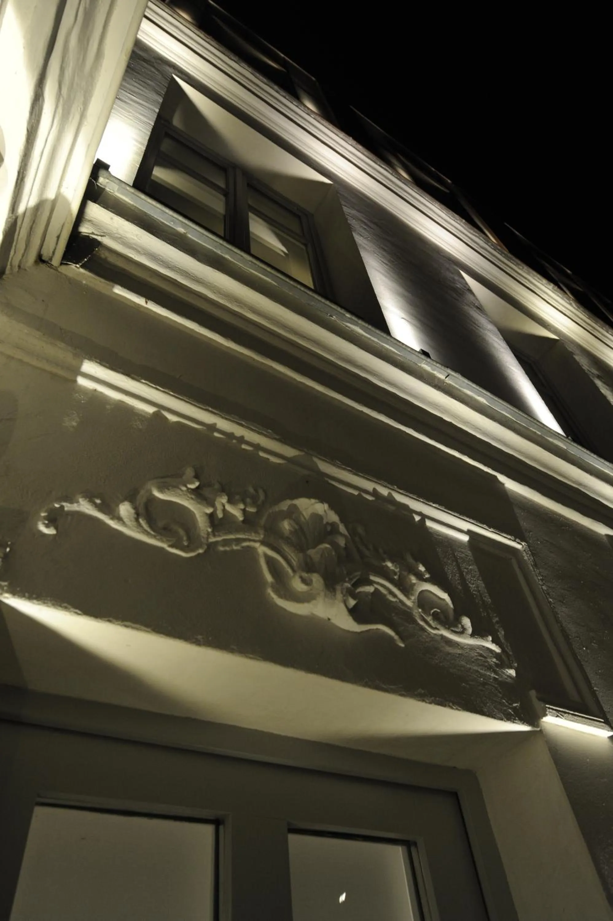 Property building in The 3 Ducks Eiffel Tower by Hiphophostels