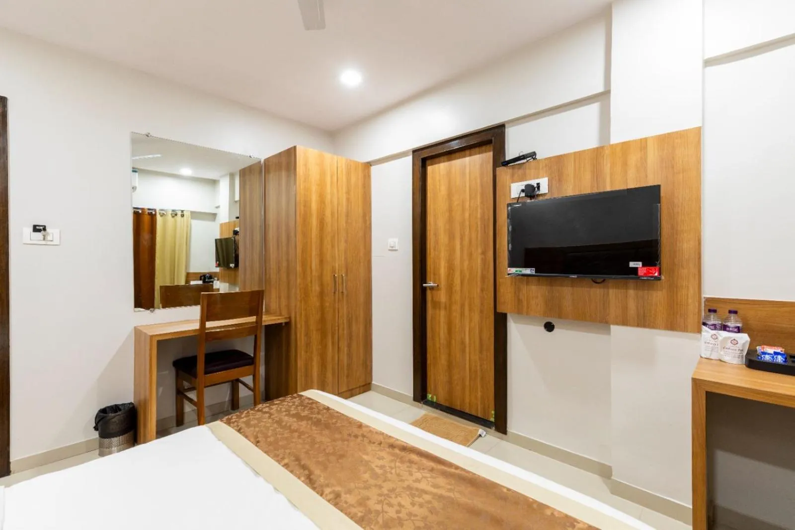 Budget Double Room - single occupancy in Galaxy Stays BKC
