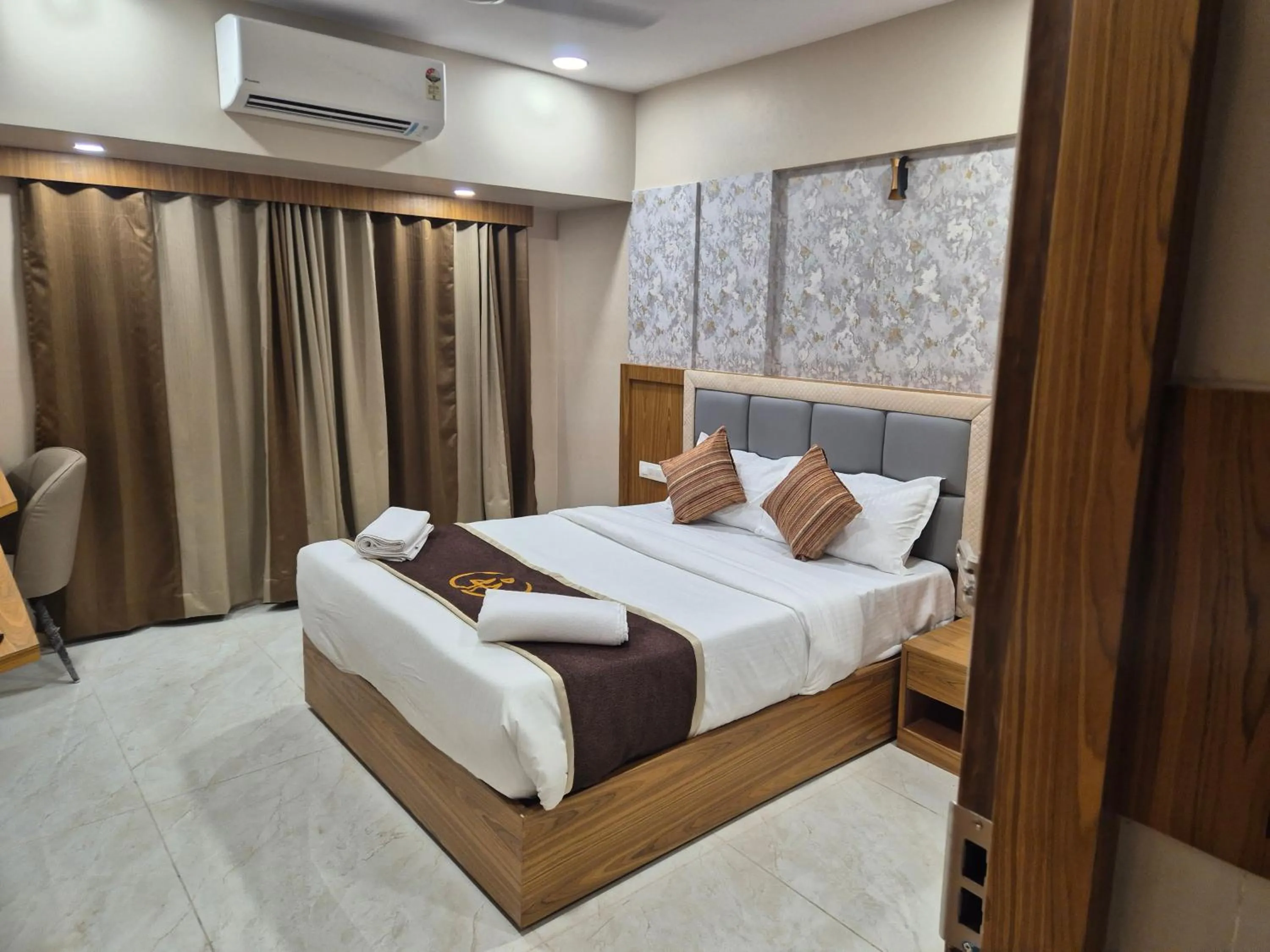 Superior Double Room in Galaxy Stays BKC