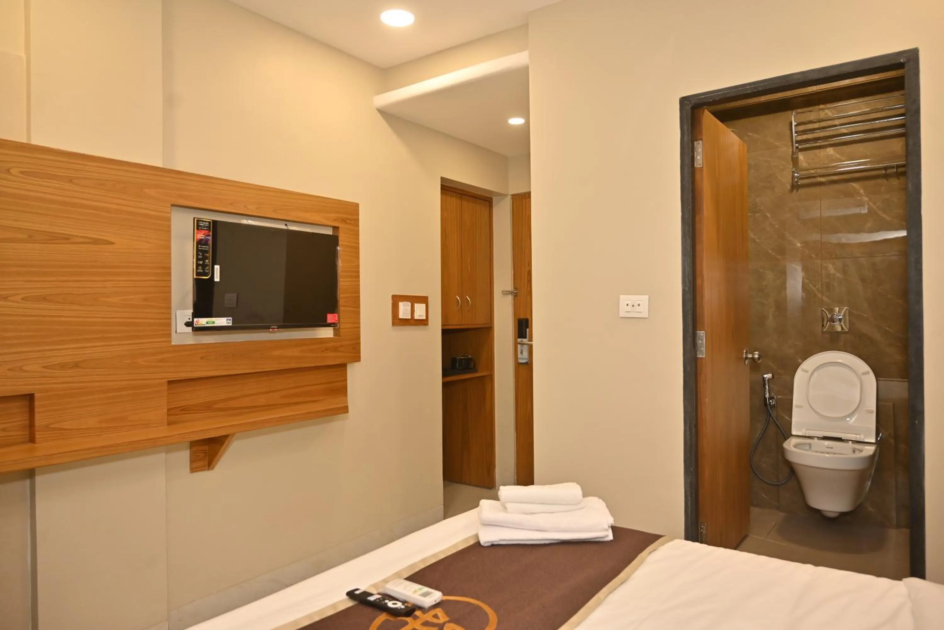 Budget Double Room - single occupancy in Galaxy Stays BKC