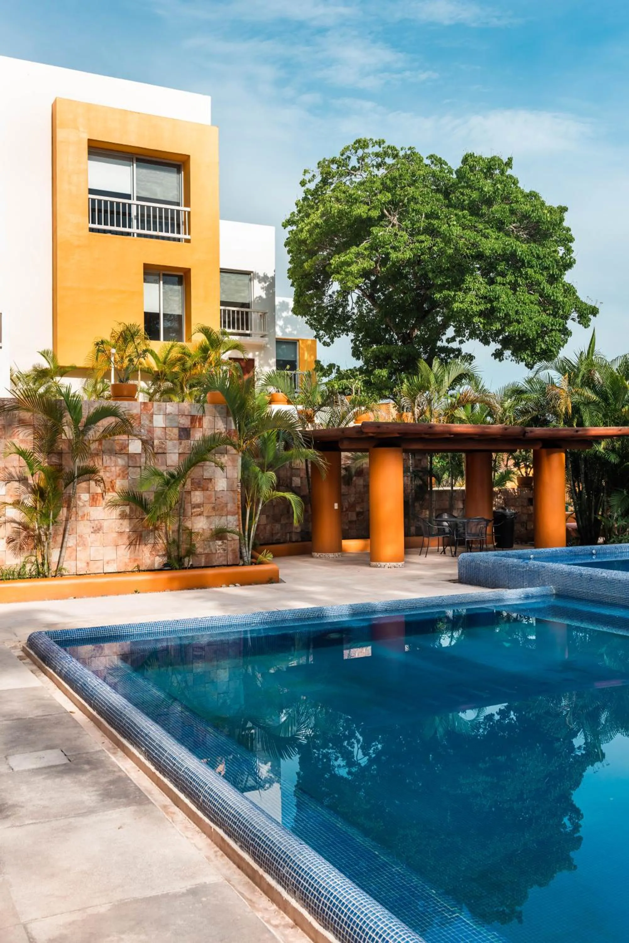 Swimming pool in Hotel Ixzi Plus