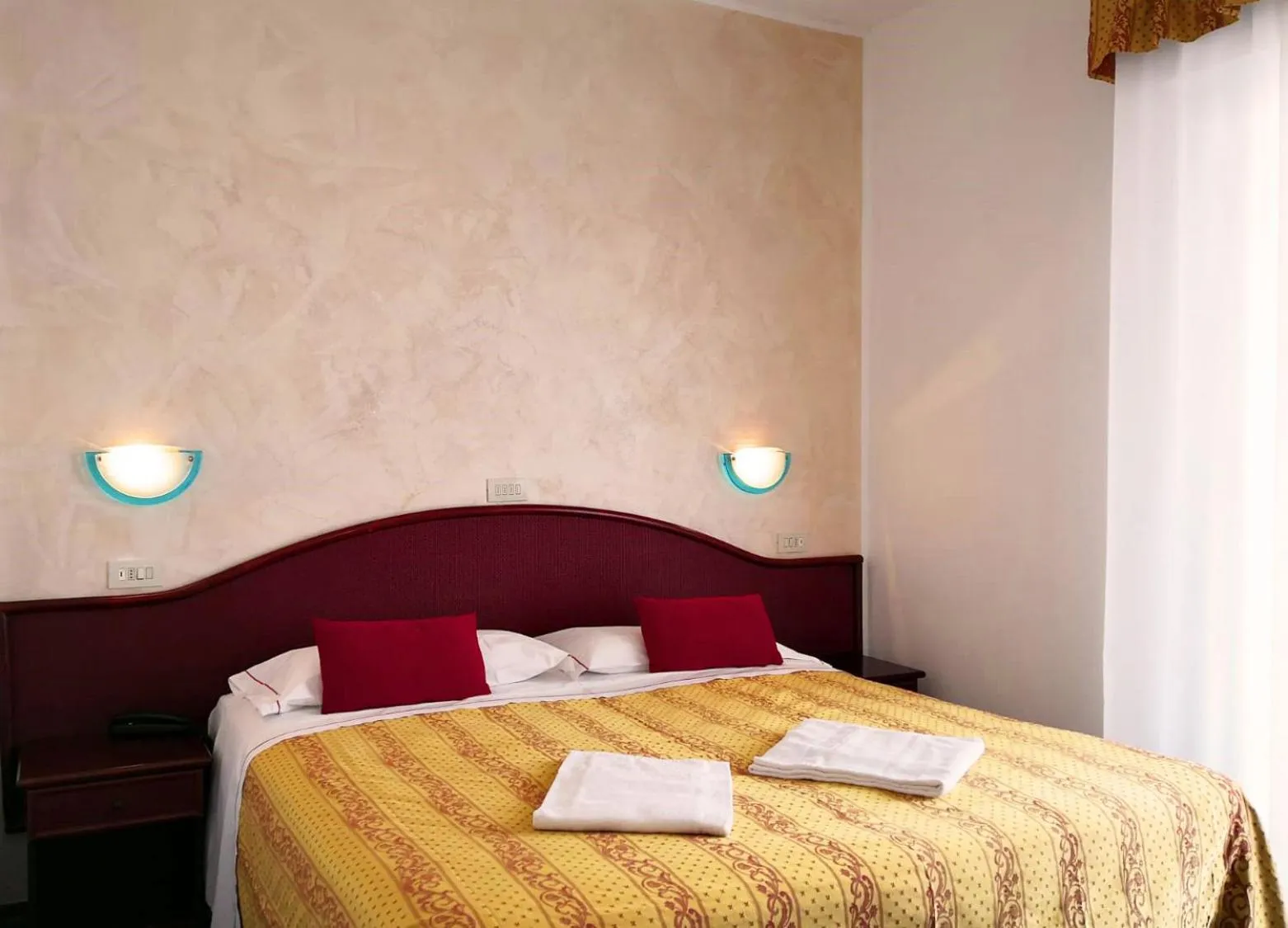 Bedroom, Bed in Hotel Vittoria