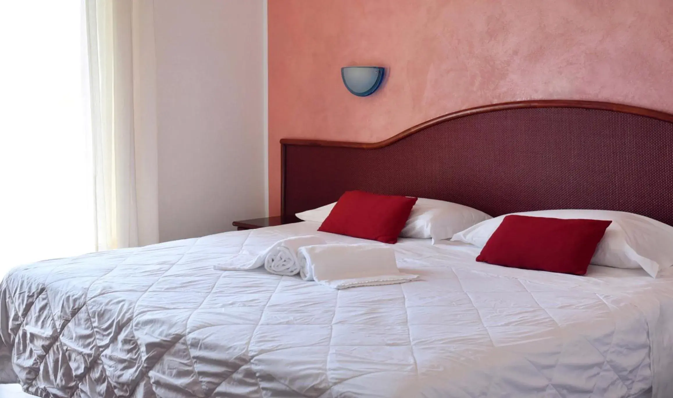 Executive Room with Balcony - single occupancy in Hotel Vittoria Executive Room with Balcony - single occupancy in Hotel Vittoria