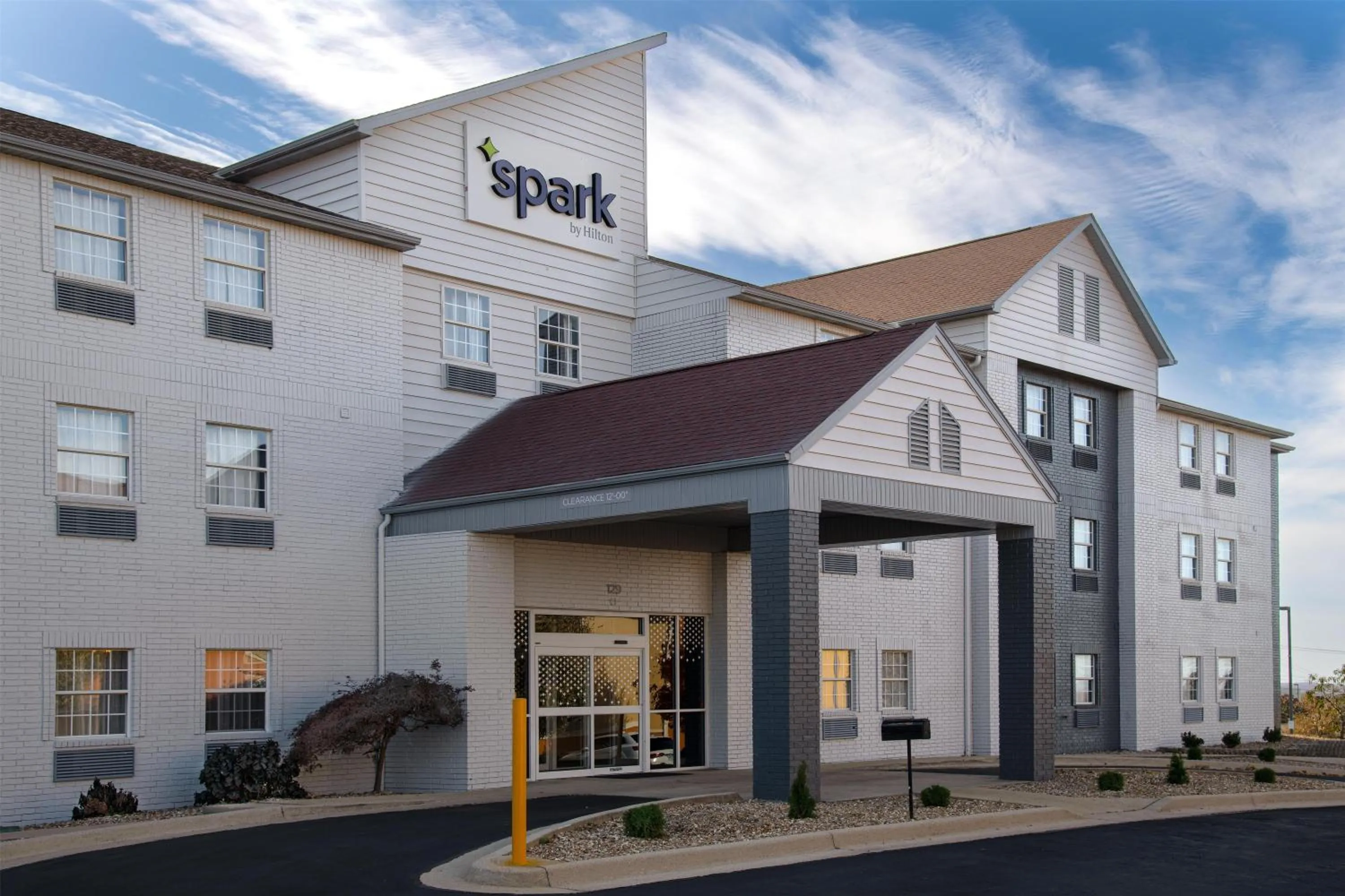 Property building in Spark by Hilton St Robert Fort Leonard Wood