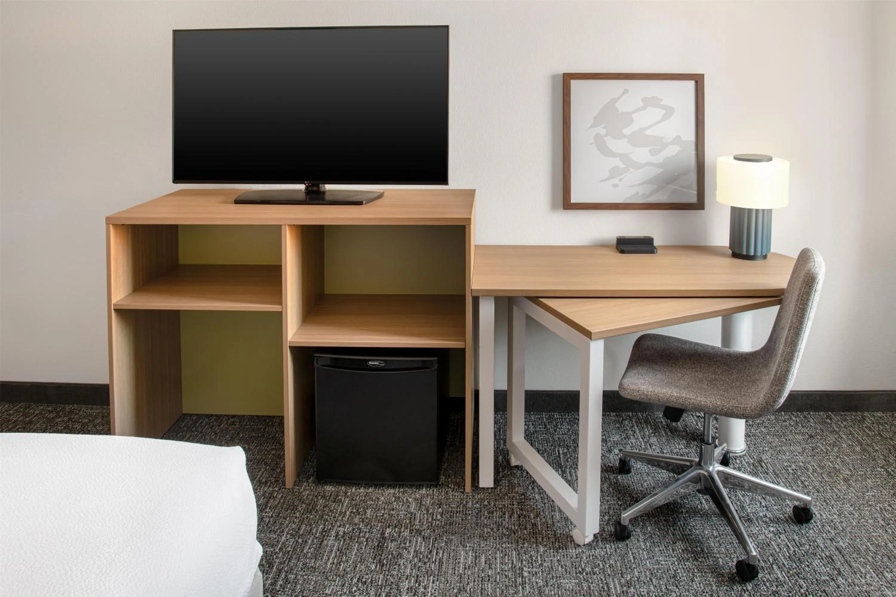 Bedroom in Spark by Hilton St Robert Fort Leonard Wood