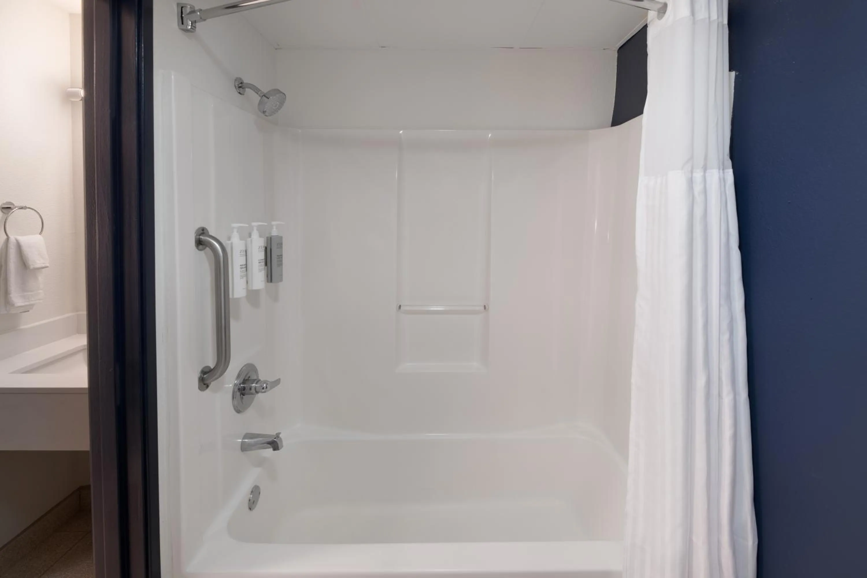 Bathroom in Spark by Hilton St Robert Fort Leonard Wood