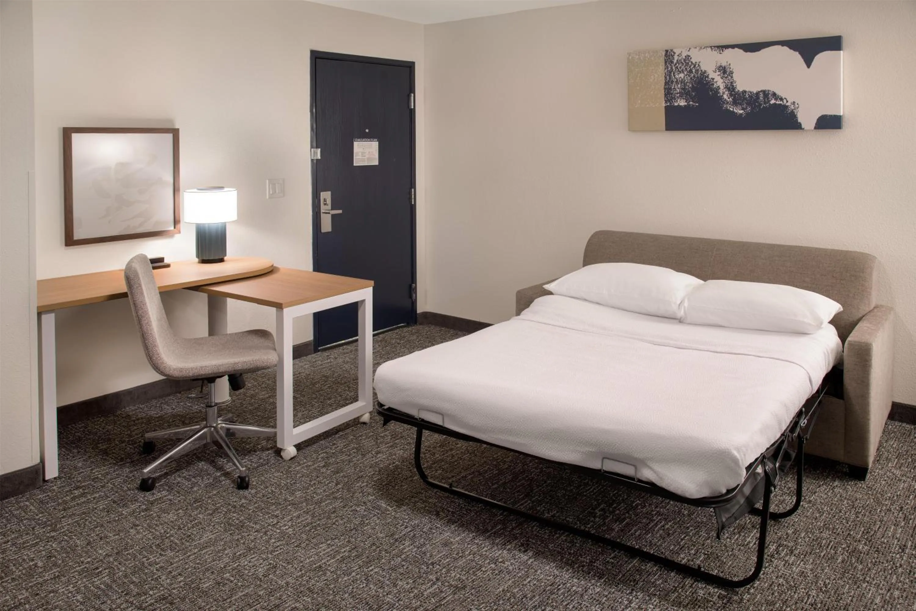 Living room, Bed in Spark by Hilton St Robert Fort Leonard Wood