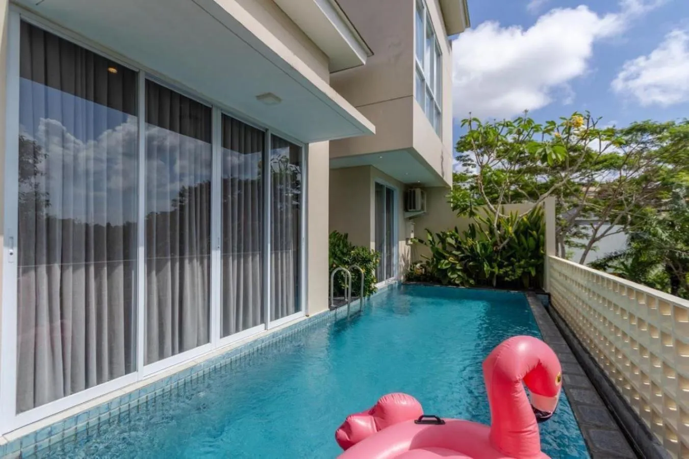 Swimming pool in D'Kamboja Villa Nusa Dua